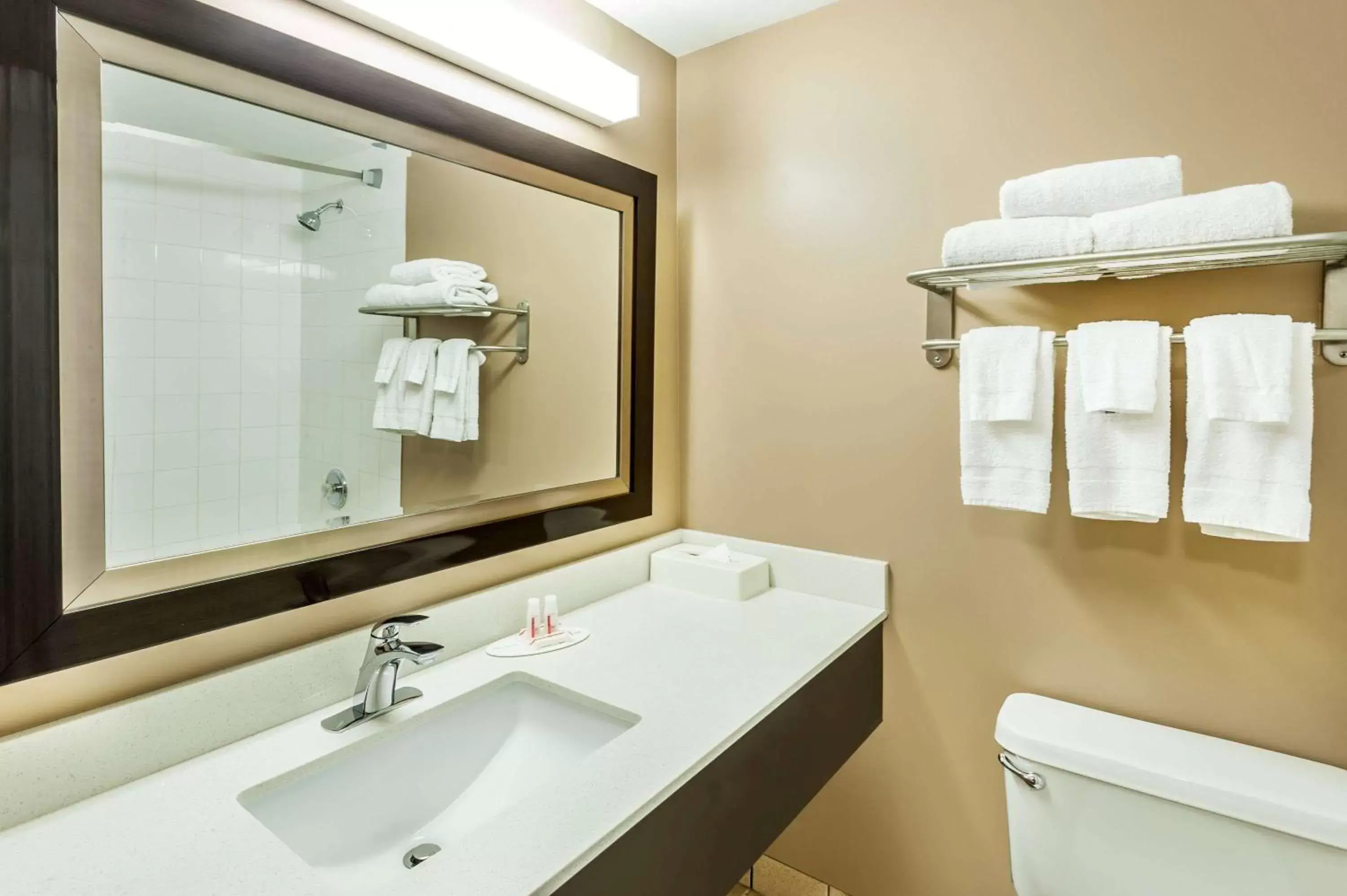 Bathroom in Super 8 by Wyndham Calgary/Airport