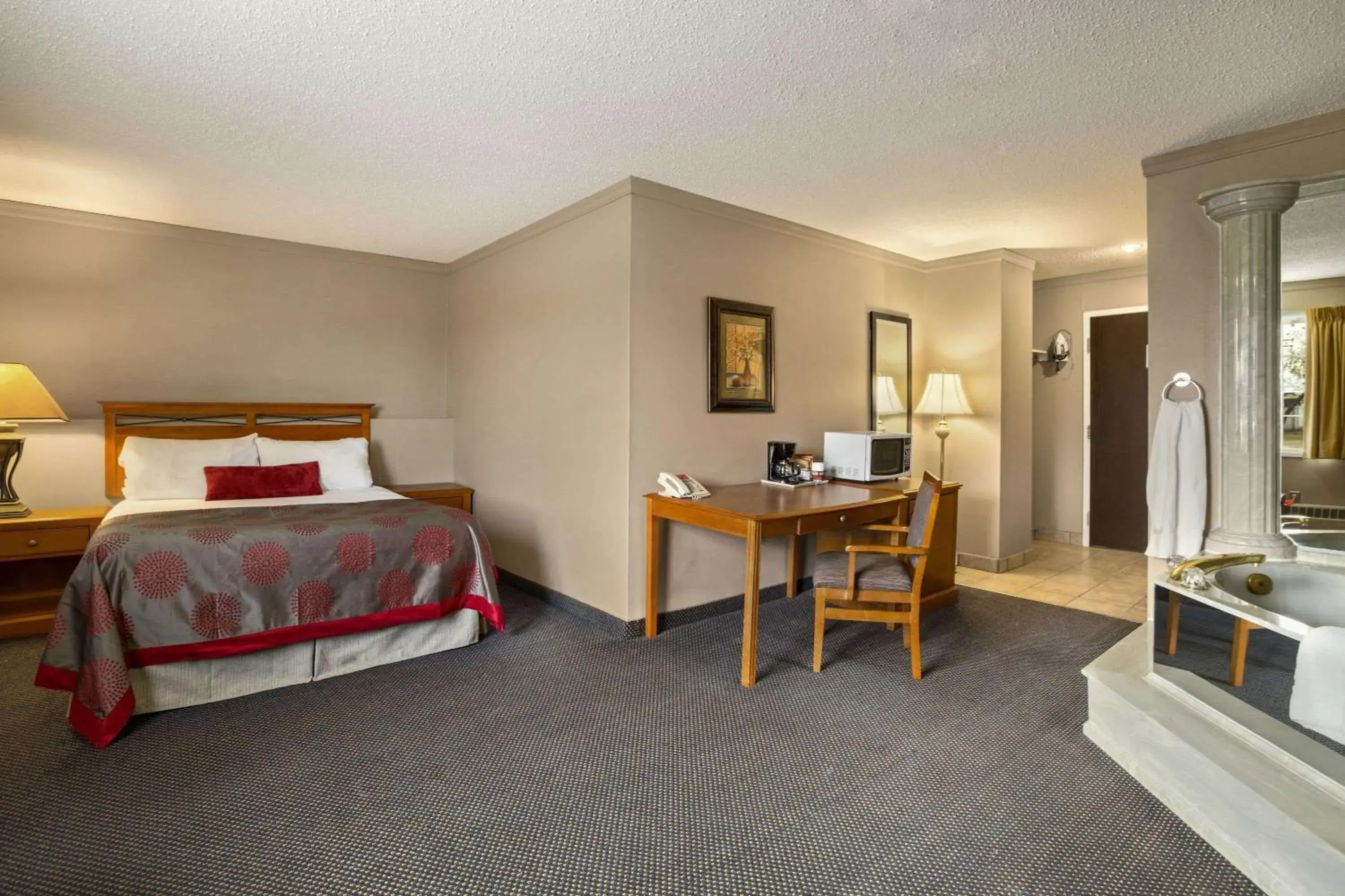 Photo of the whole room, Bed in Ramada by Wyndham Prince Albert