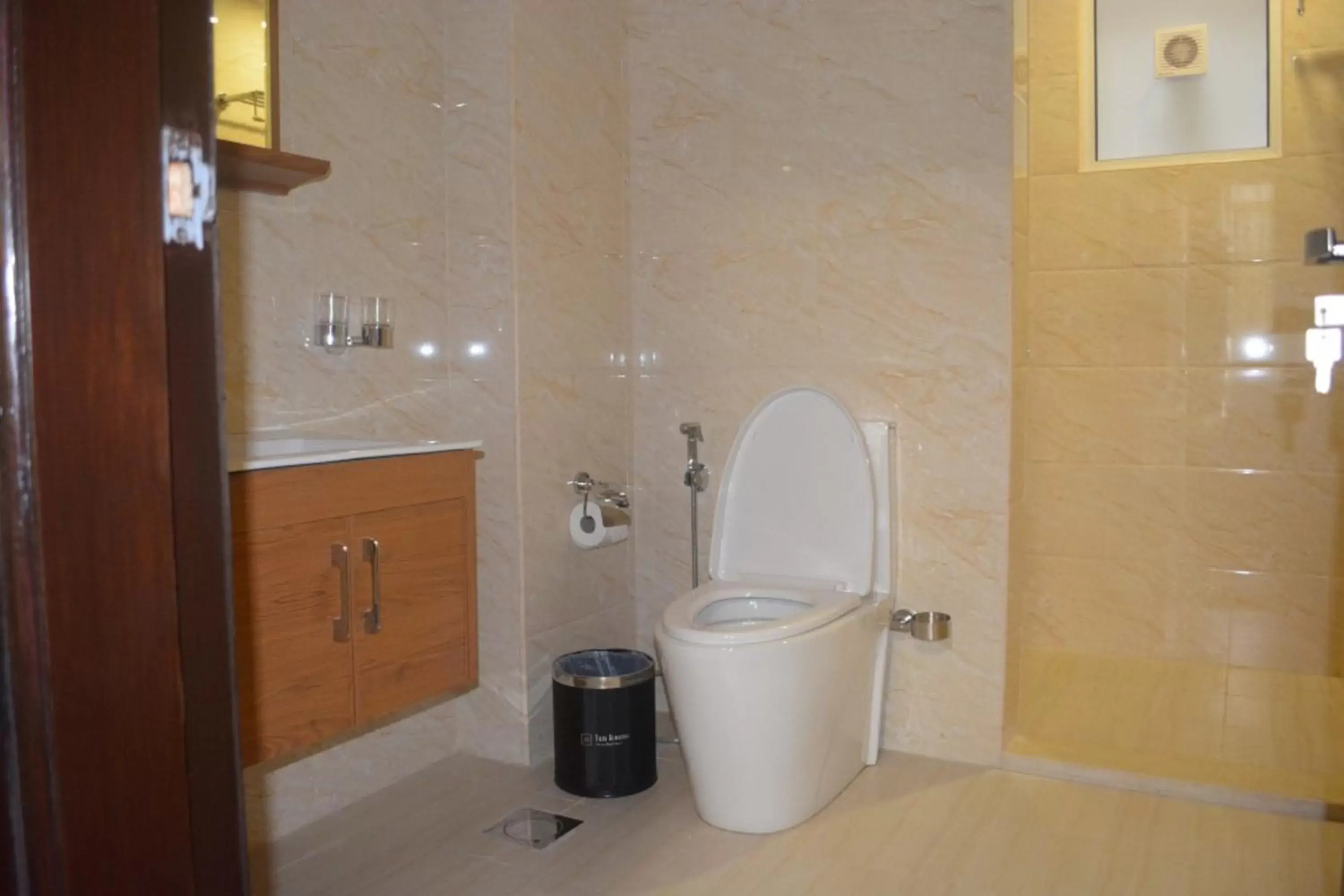 Bathroom in Tilal Almadina Hotel & Suites