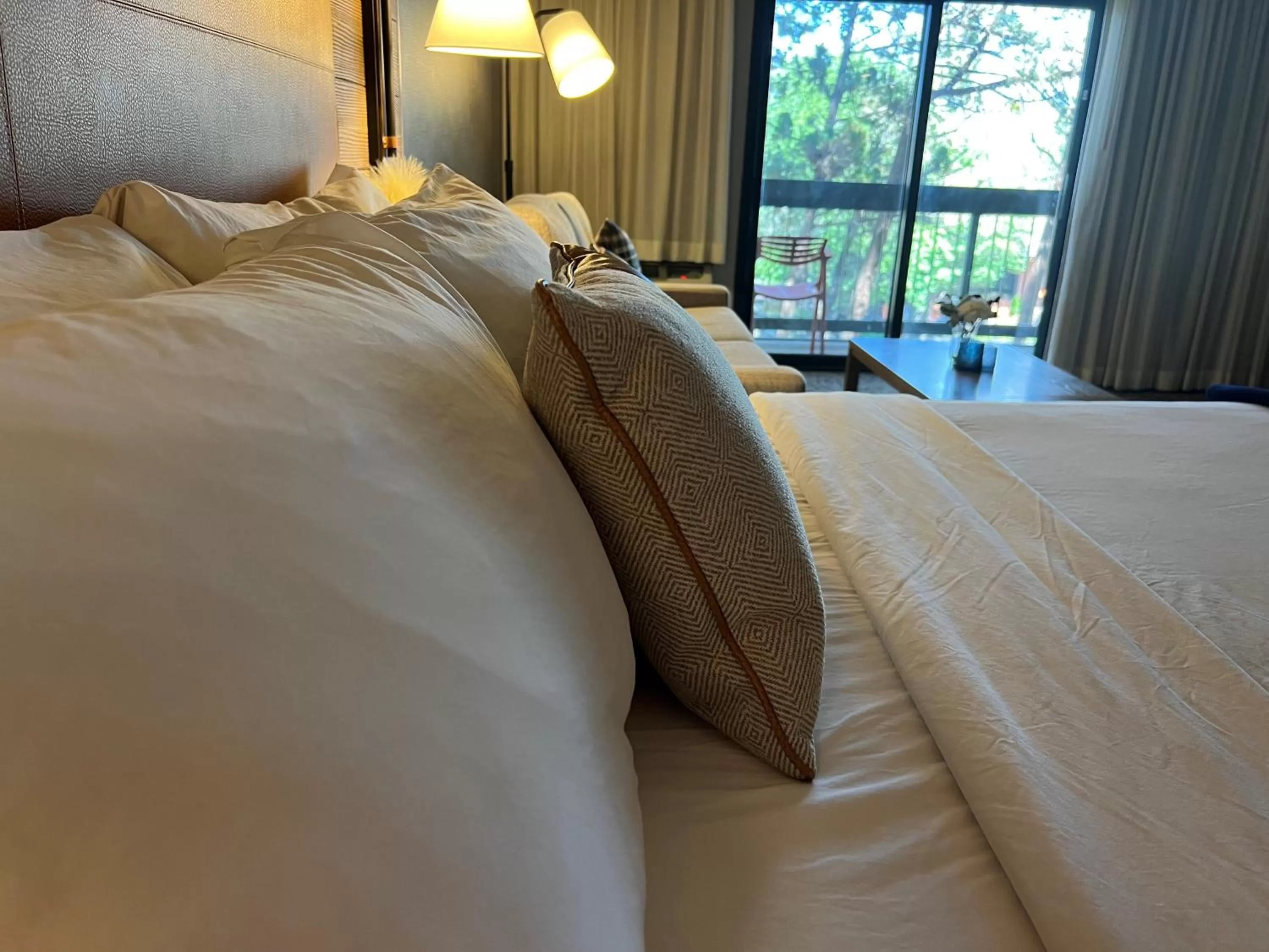 Bedroom, Bed in Riverhouse Lodge