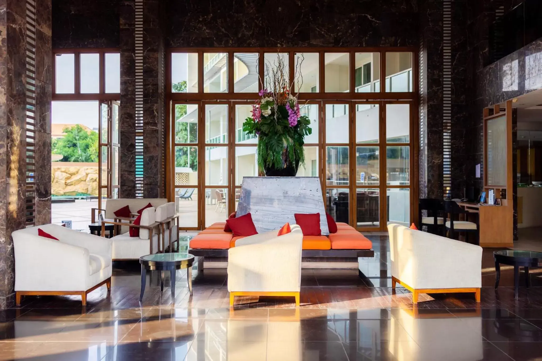 Lobby or reception in Centara Nova Hotel and Spa Pattaya