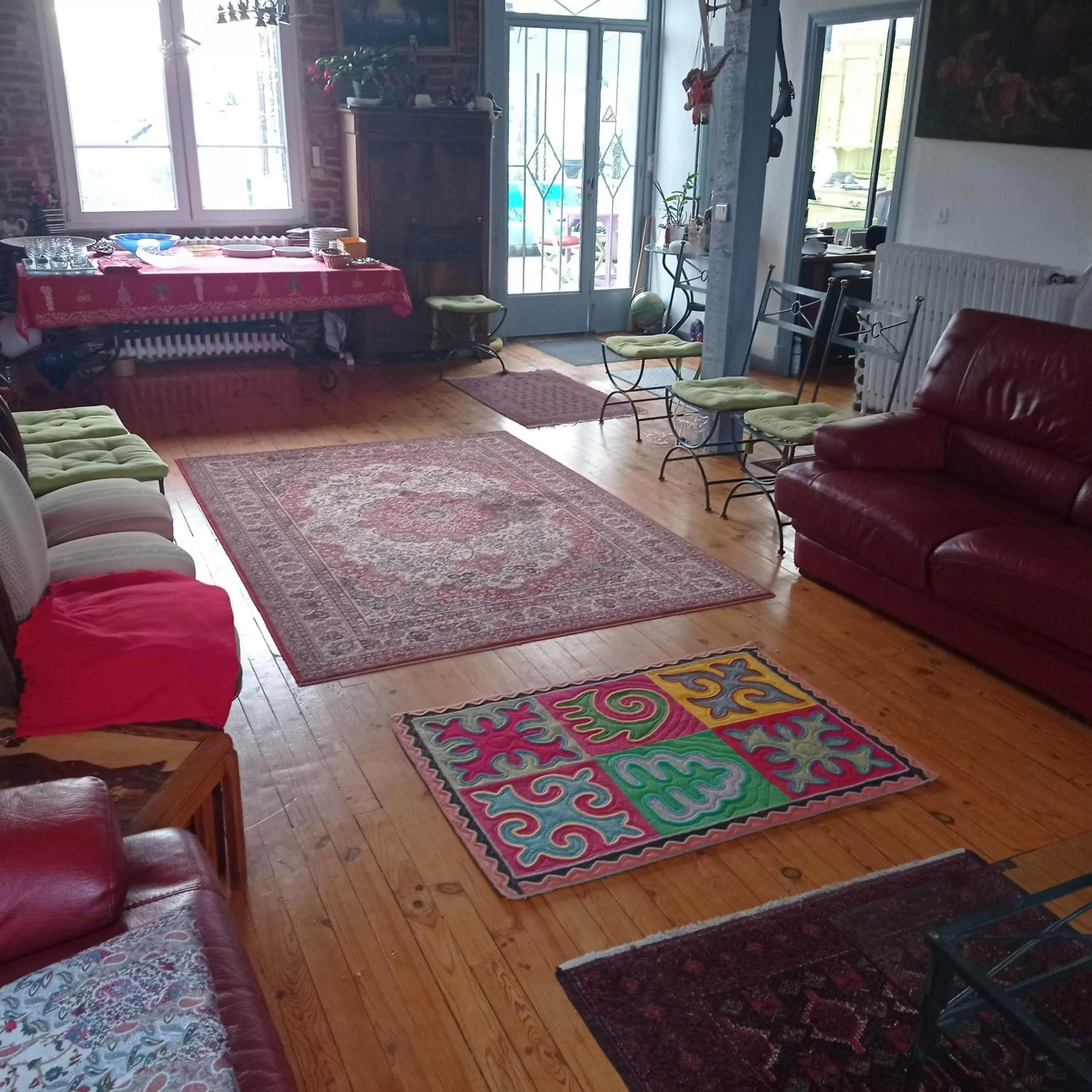 2 chambres et salle de bain un oasis de bien être Piscine et jardin Direct Gare Aéroport