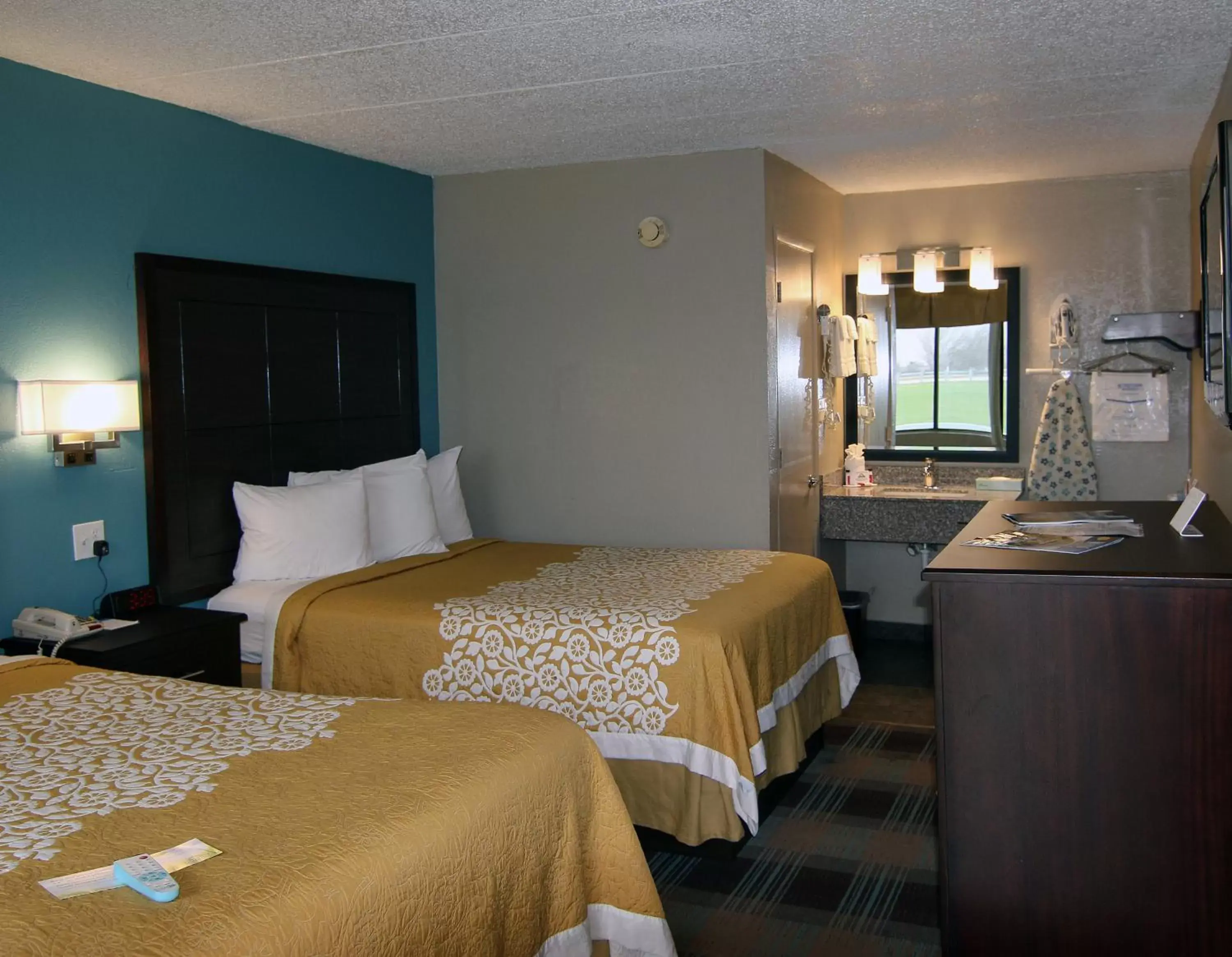 Bed in Days Inn & Suites by Wyndham Springfield on I-44