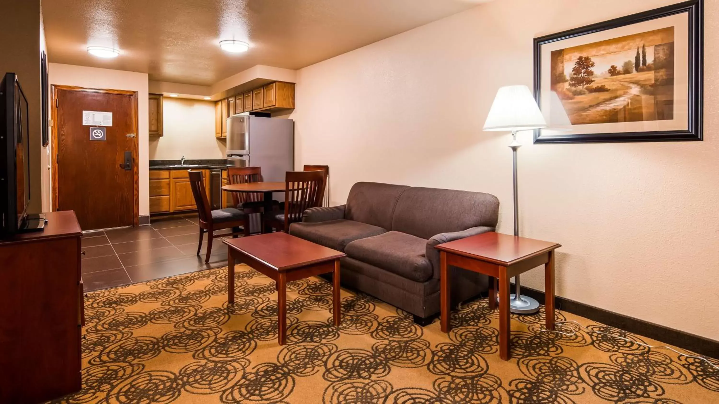 Photo of the whole room, Seating Area in Best Western Elko Inn