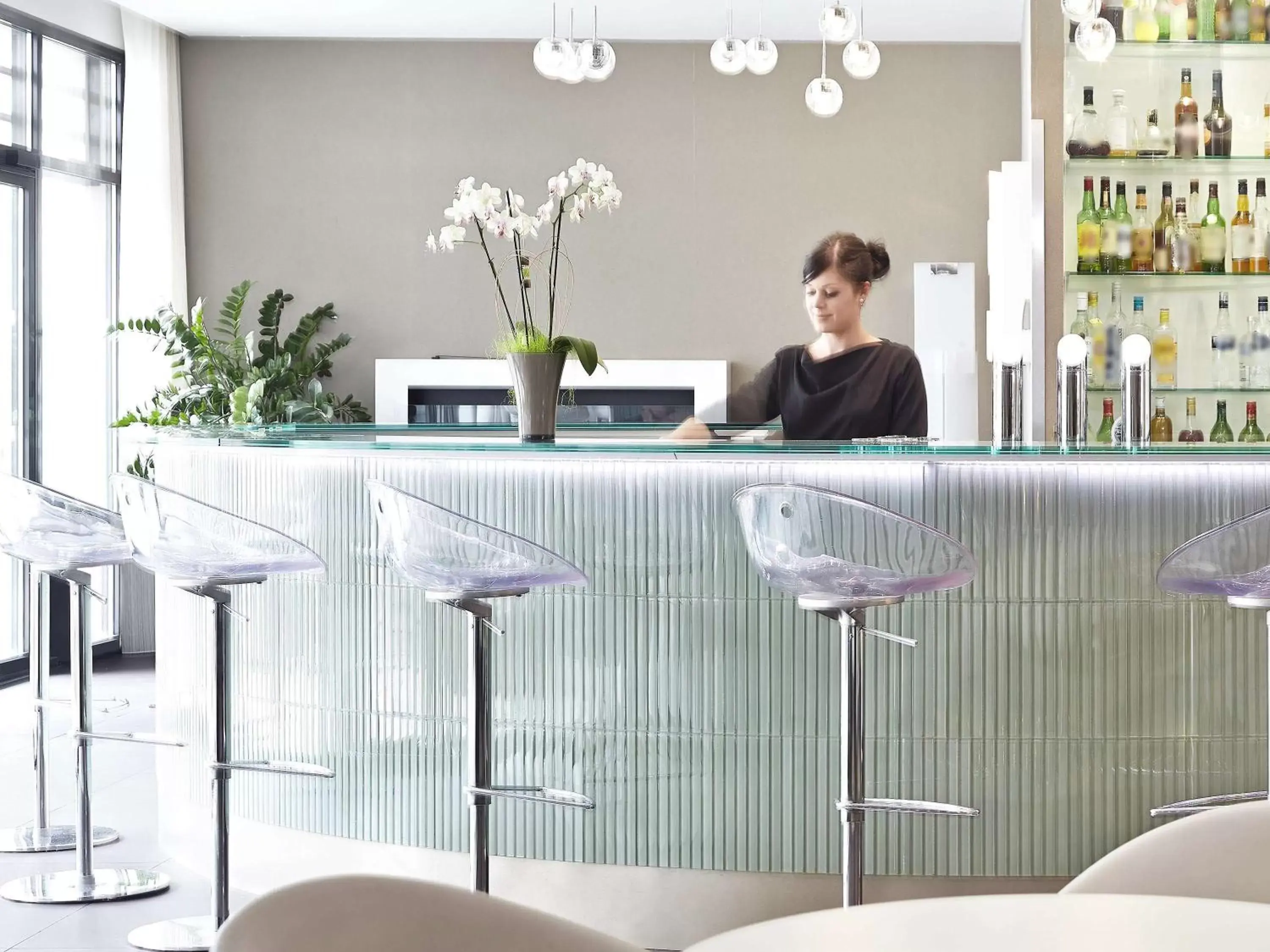 Lounge or bar in Novotel Avignon Centre