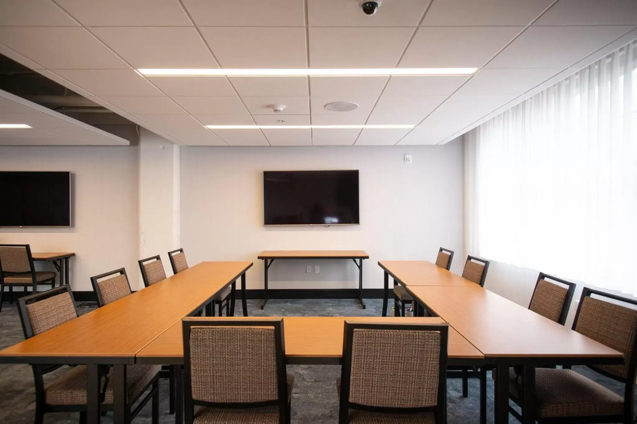 Meeting/conference room in Hotel Indigo - Madison Downtown, an IHG Hotel