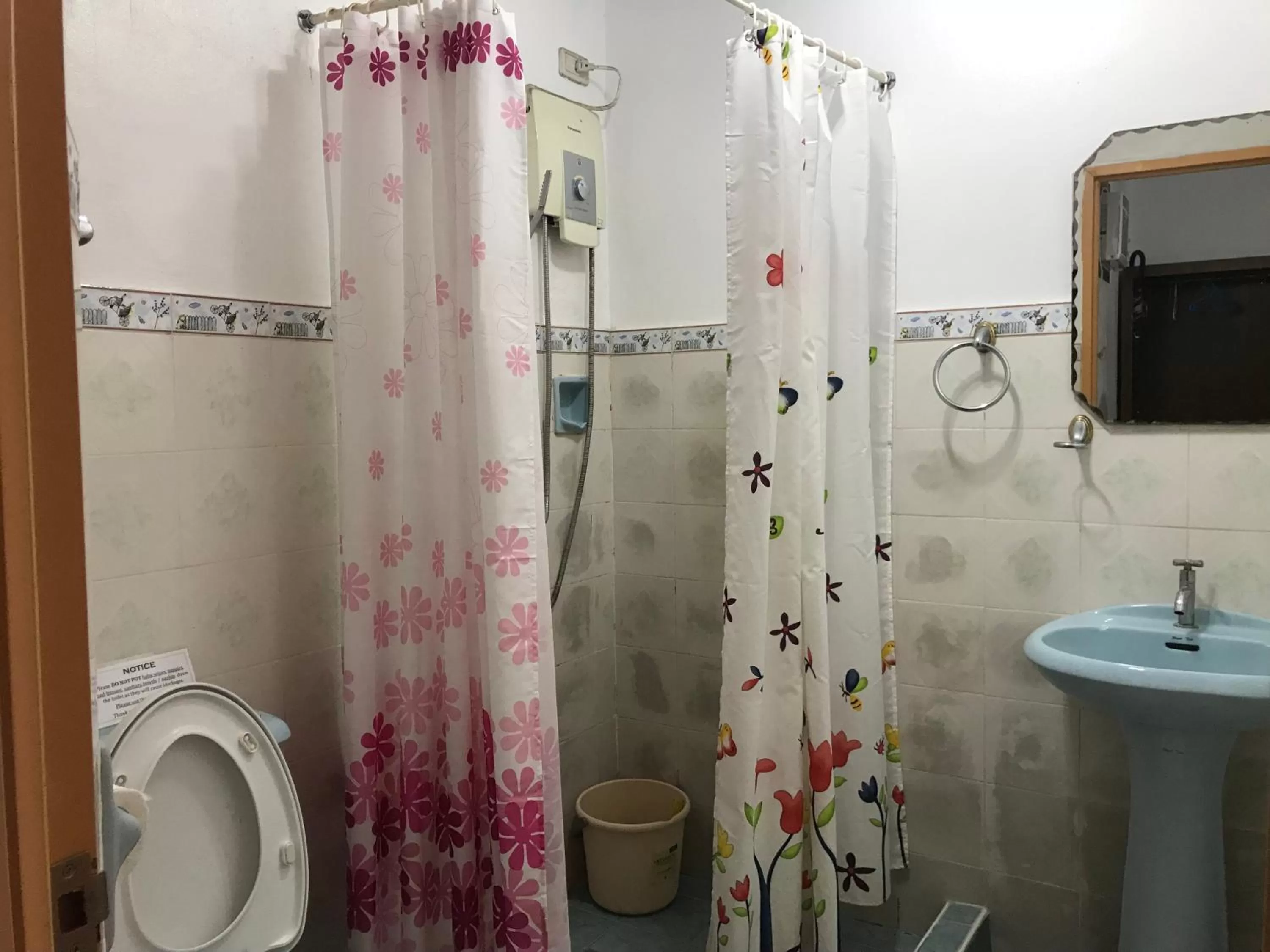 Shower in Marina Village