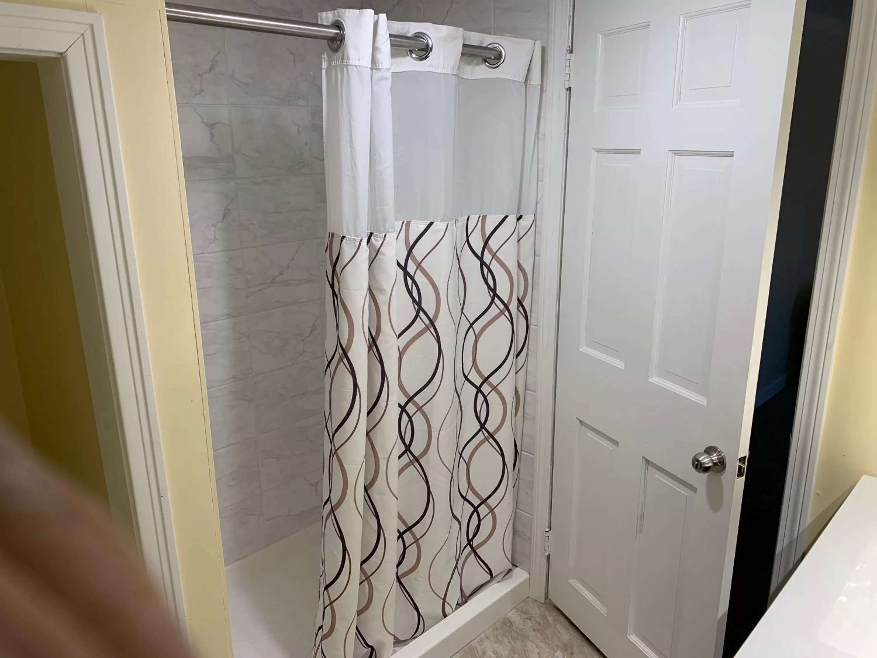 Bathroom in Four Winds Country Motel