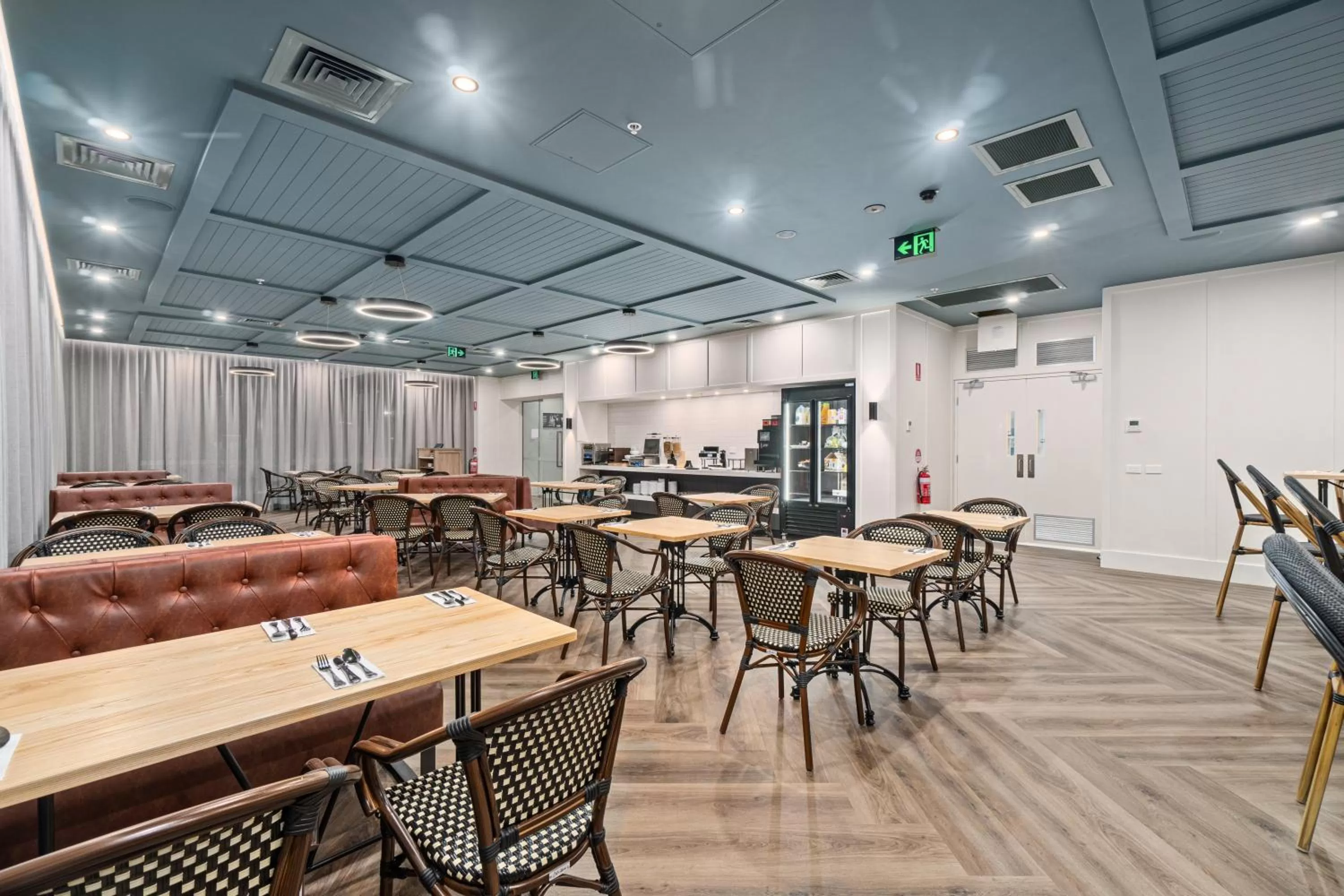 Restaurant/places to eat in Mercure Pakenham