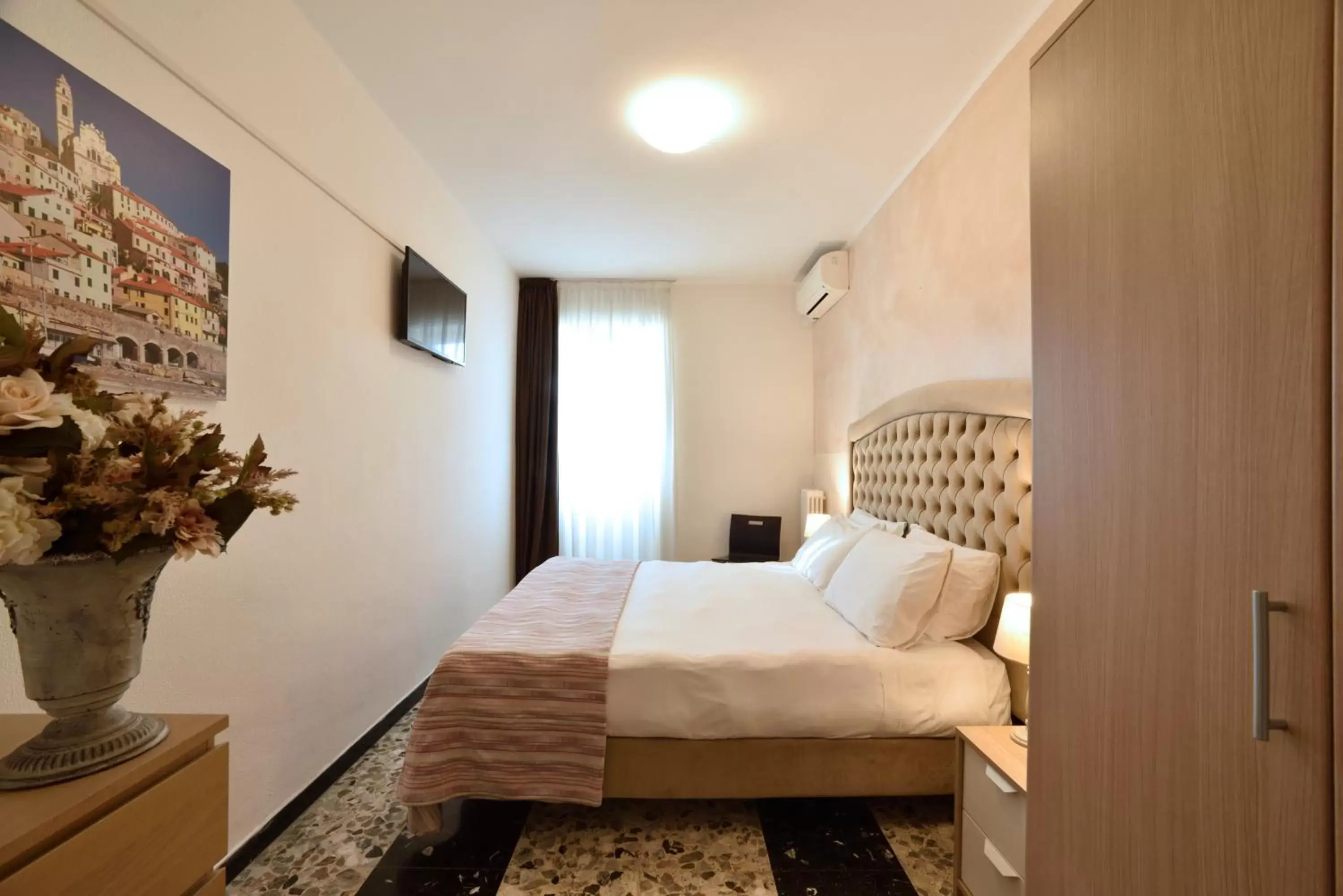 Double or Twin Room with Partial Sea View in Hotel Ristorante La Marina Mhotelsgroup Double or Twin Room with Partial Sea View in Hotel Ristorante La Marina Mhotelsgroup