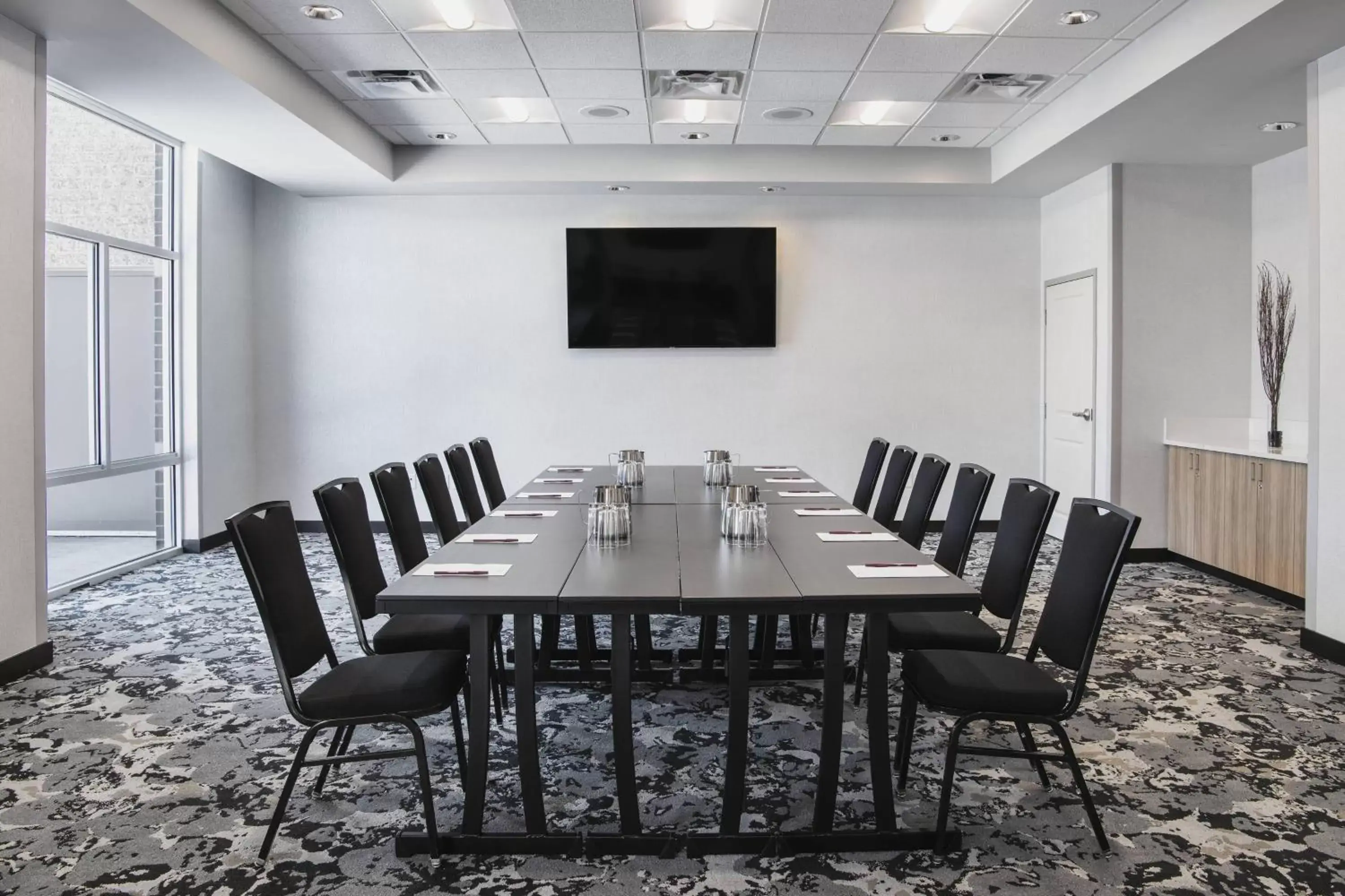 Meeting/conference room in Fairfield Inn & Suites by Marriott Winnipeg