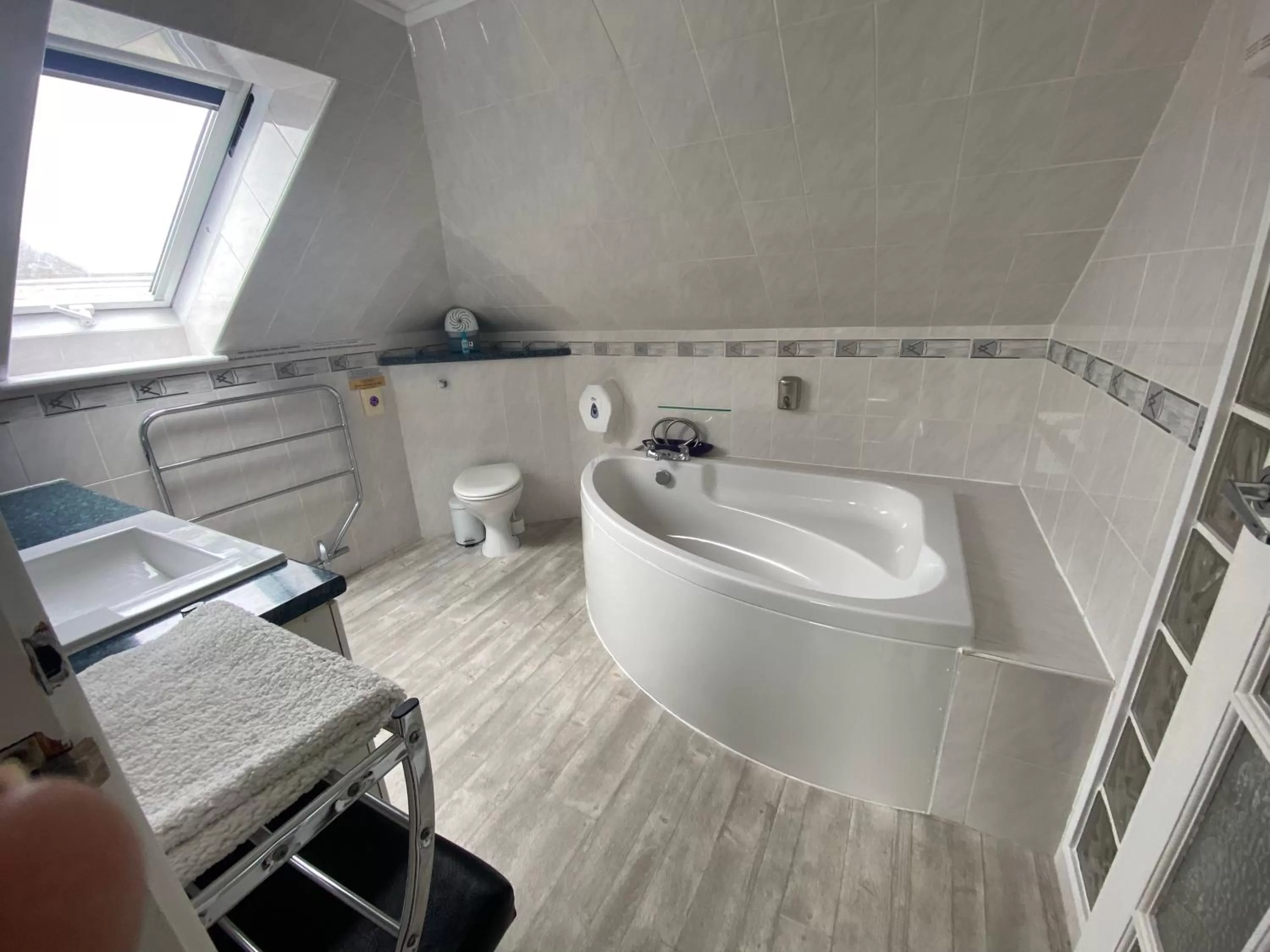 Bathroom in Aquarius B&B