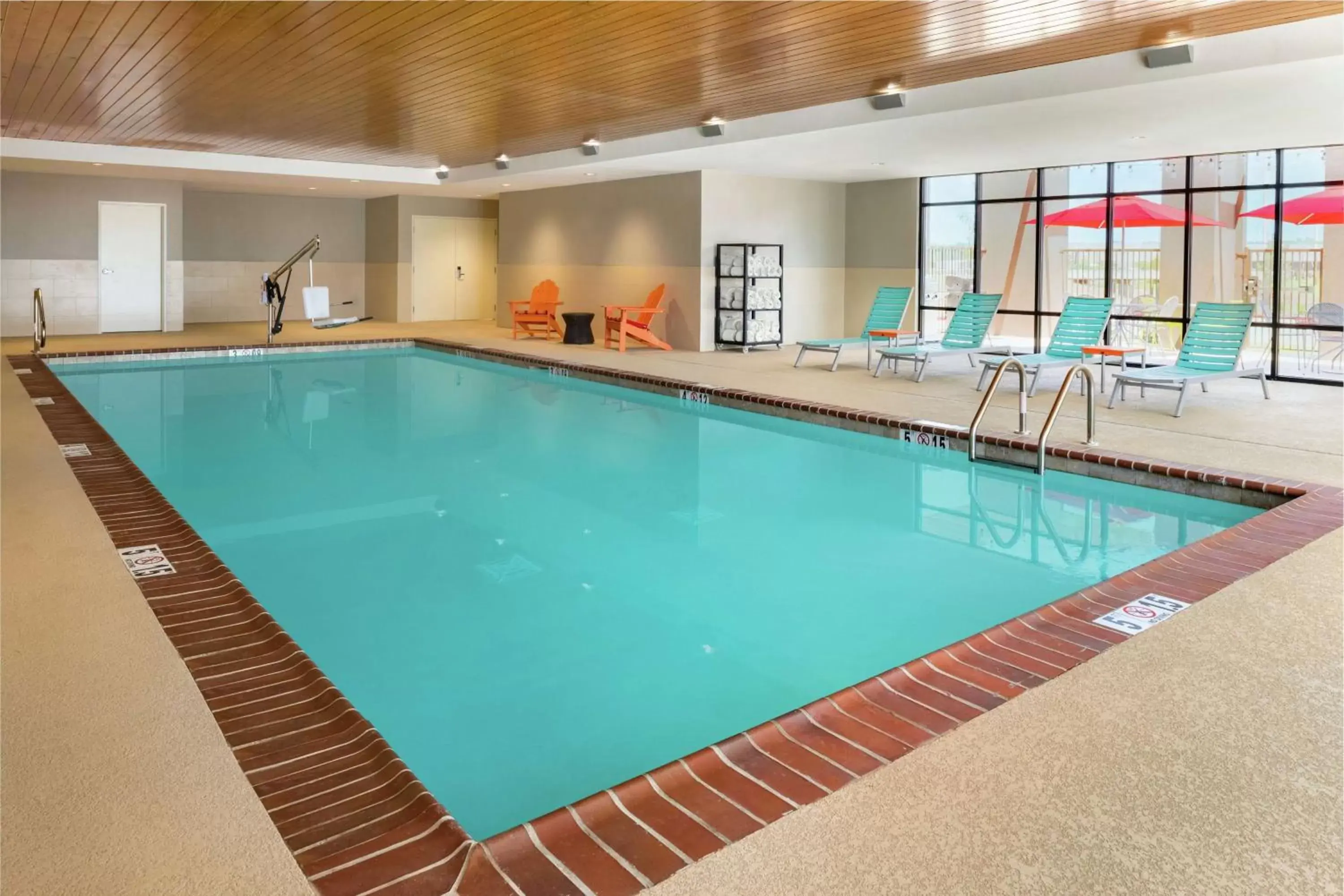 Swimming Pool in Home2 Suites by Hilton Alexandria
