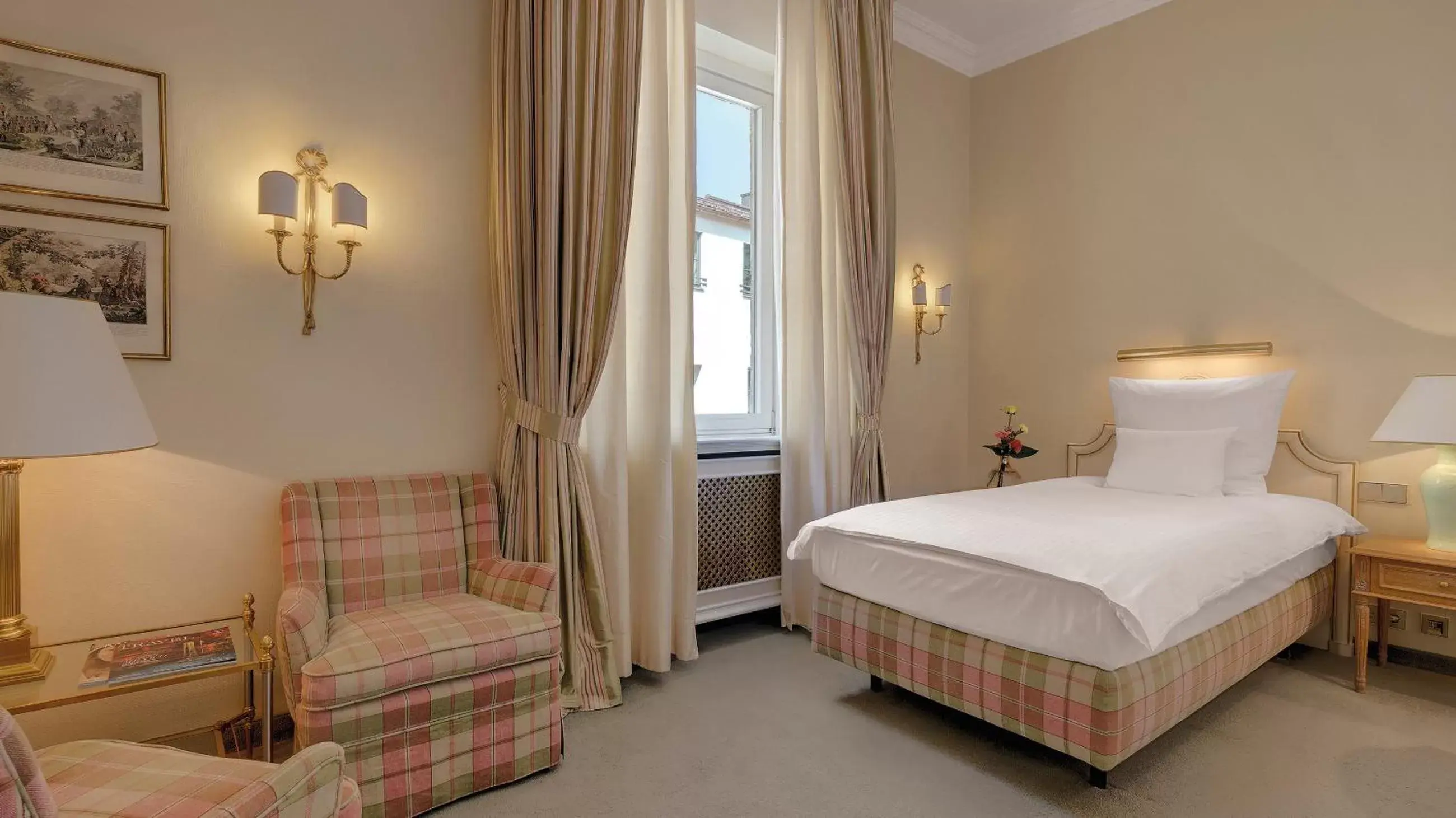 Bed in Excelsior by Geisel Bed in Excelsior by Geisel