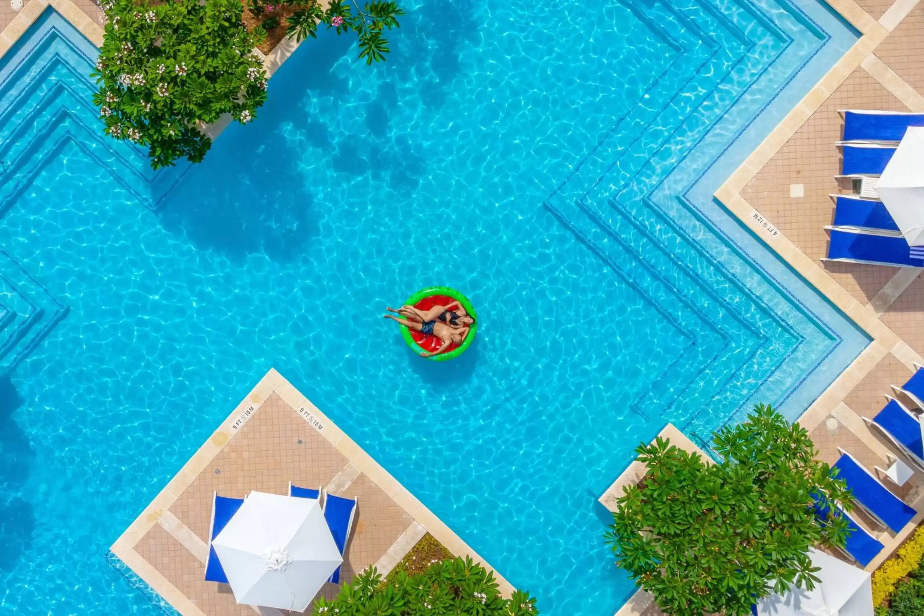 Swimming pool, Pool View in Curaçao Marriott Beach Resort