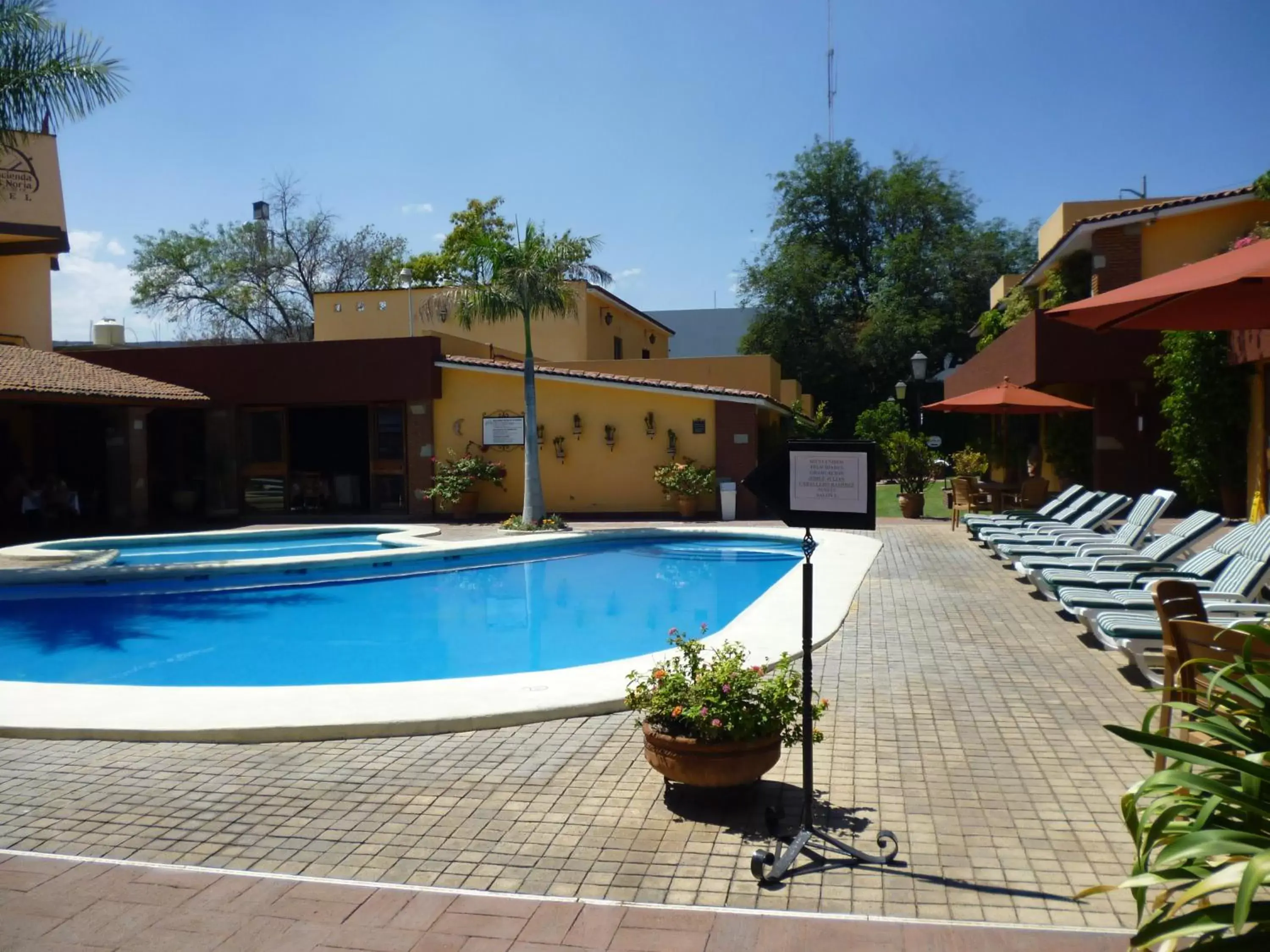 Swimming pool in Hotel Hacienda