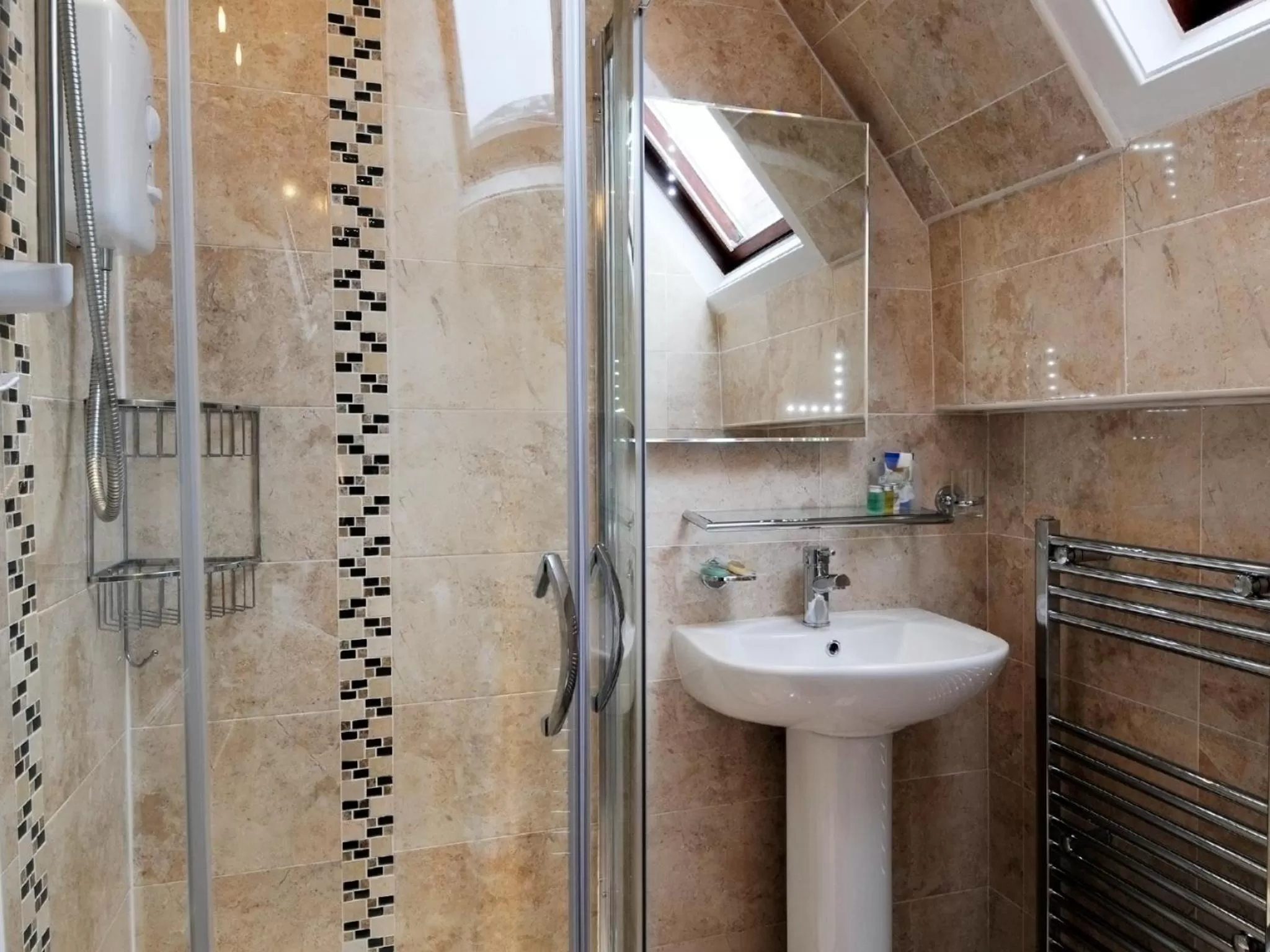 Shower in North Crest