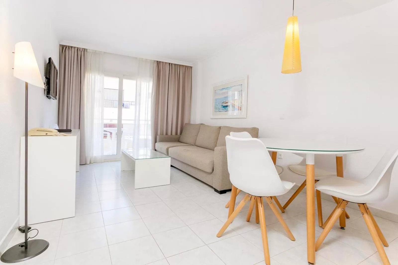 Living room in Aparthotel Duquesa Playa