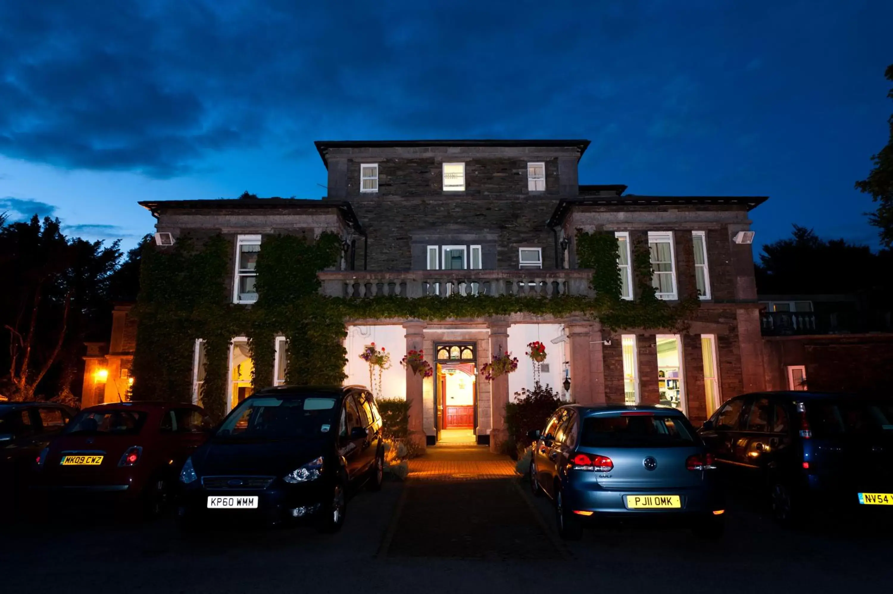 Facade/entrance, Property Building in Windermere Manor Hotel