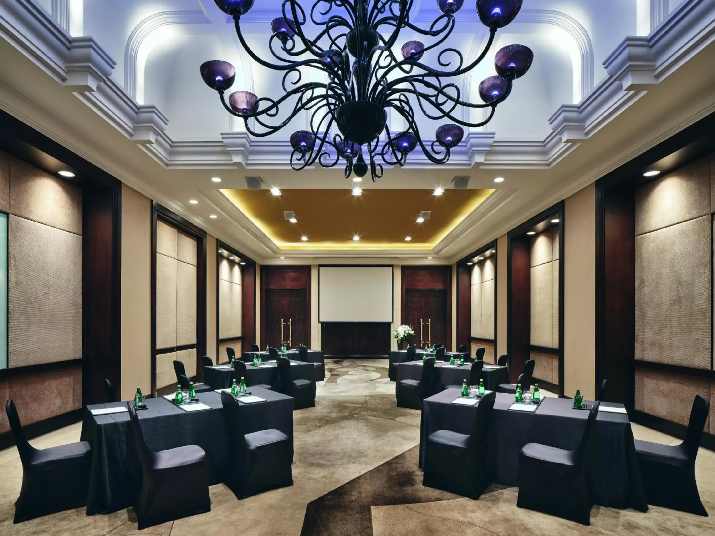 Meeting/conference room, Restaurant/Places to Eat in InterContinental Shenzhen, an IHG Hotel