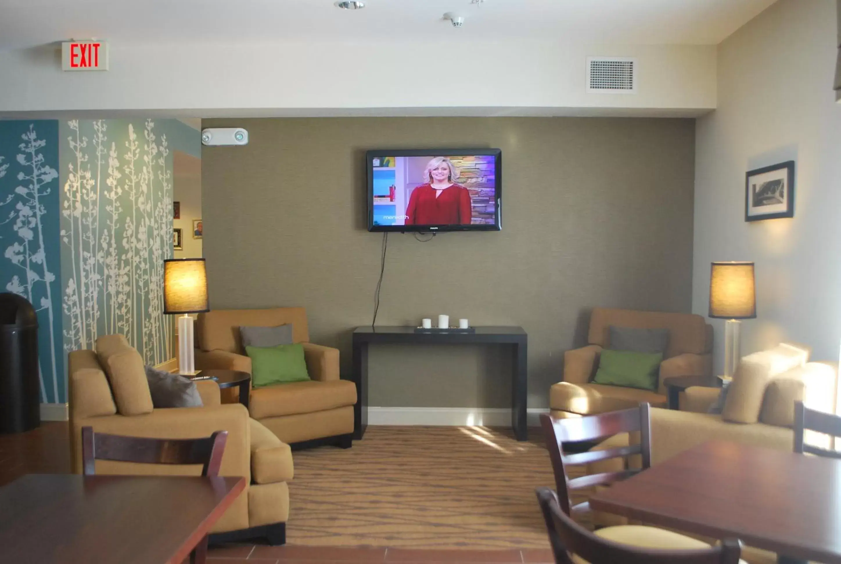 Communal lounge/ TV room, Seating Area in Sleep Inn & Suites Clintwood