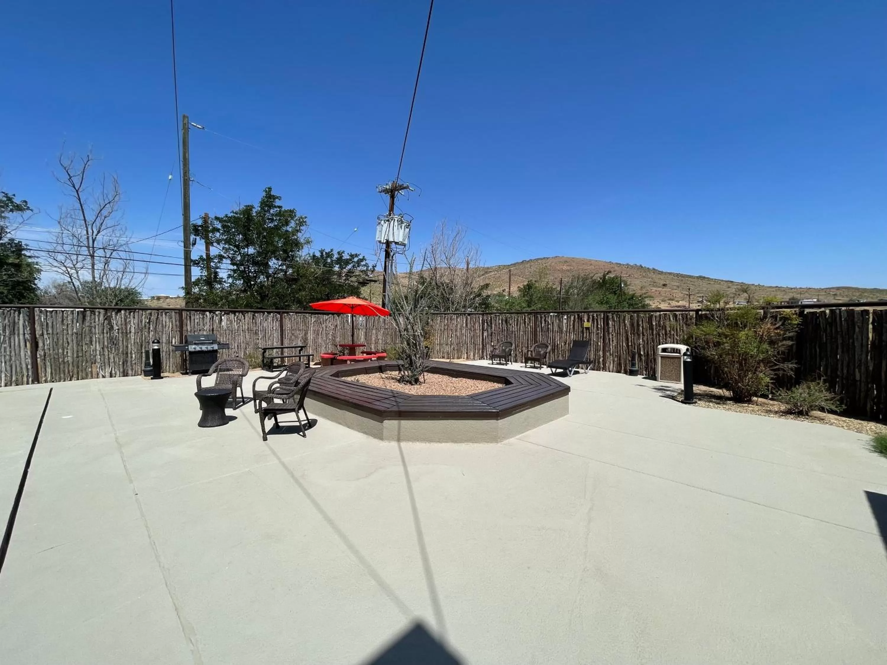 Swimming pool in Quality Inn Alpine