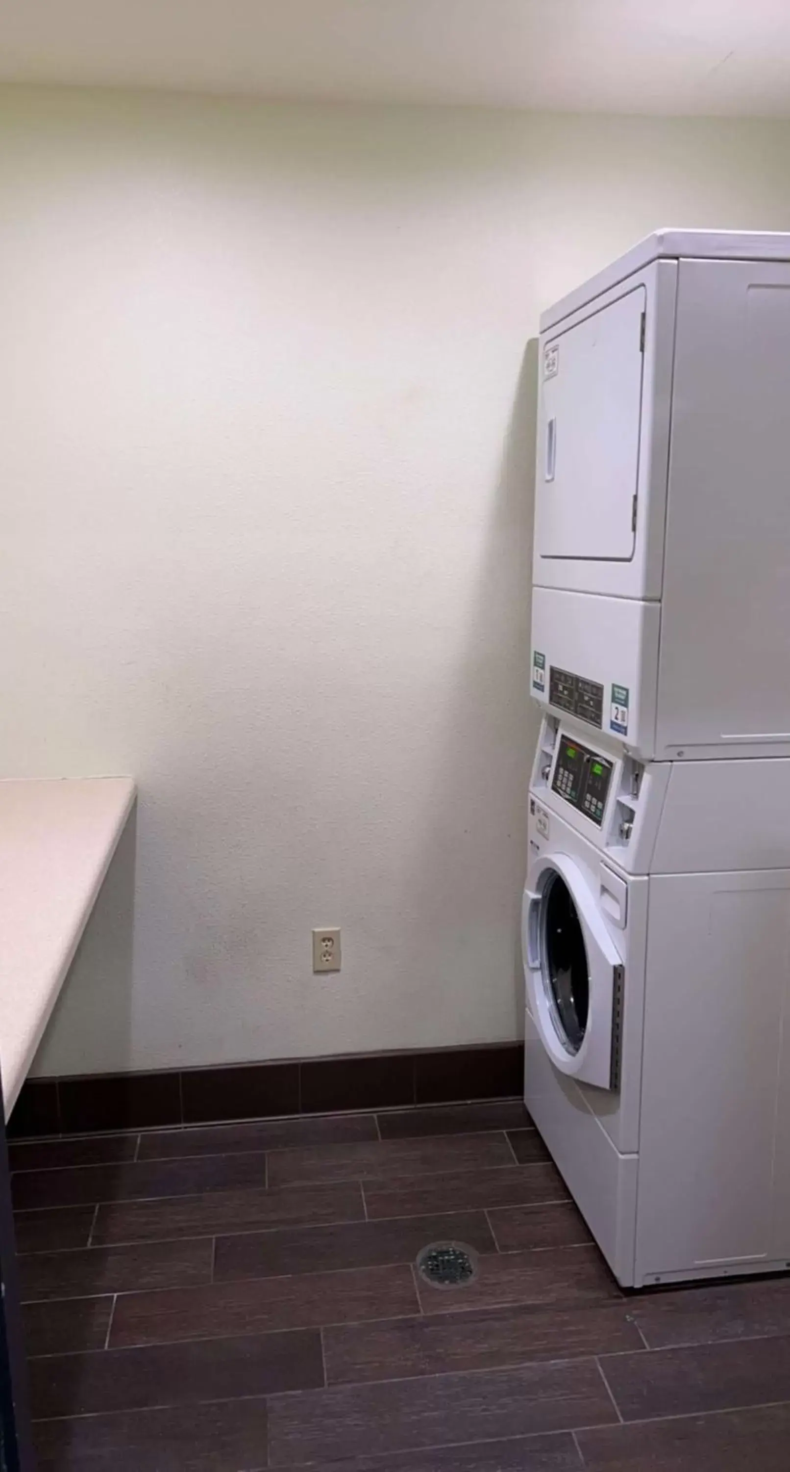 Property building in SureStay Plus Hotel by Best Western Vero Beach Property building in SureStay Plus Hotel by Best Western Vero Beach