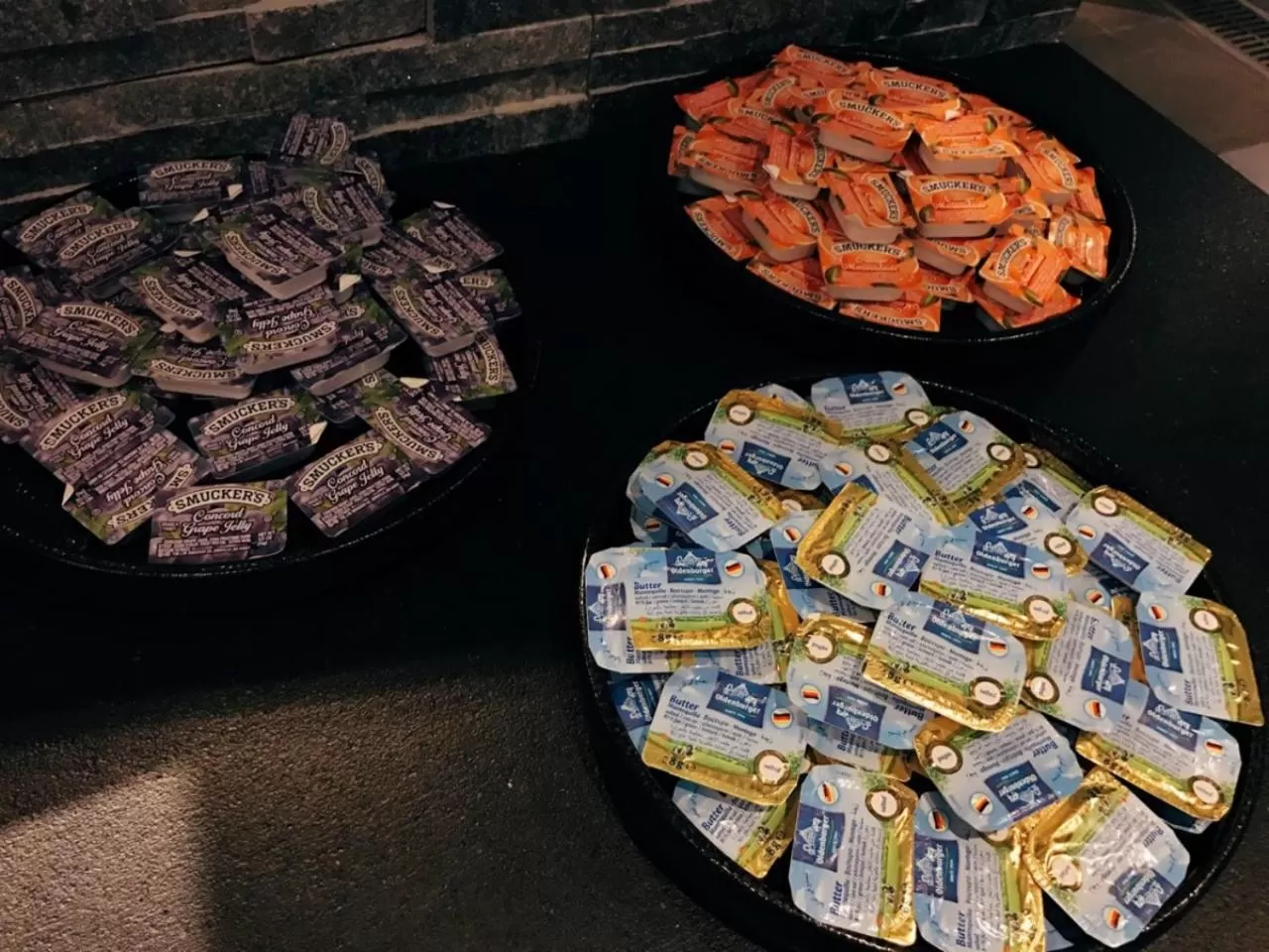 Buffet breakfast in Hotel Midtown Richardson