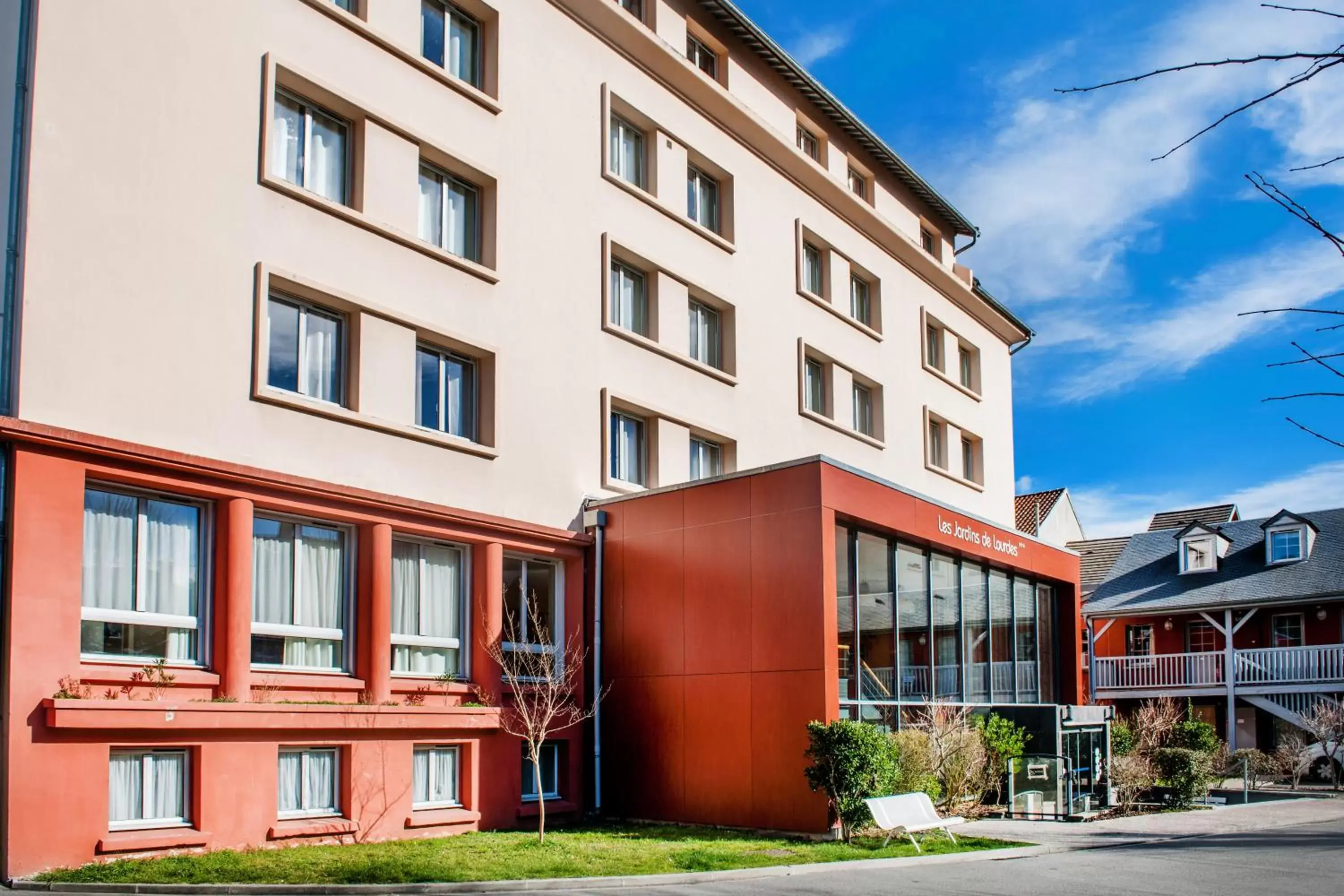 Facade/entrance, Property Building in Zenitude Hôtel-Résidences Les Jardins de Lourdes