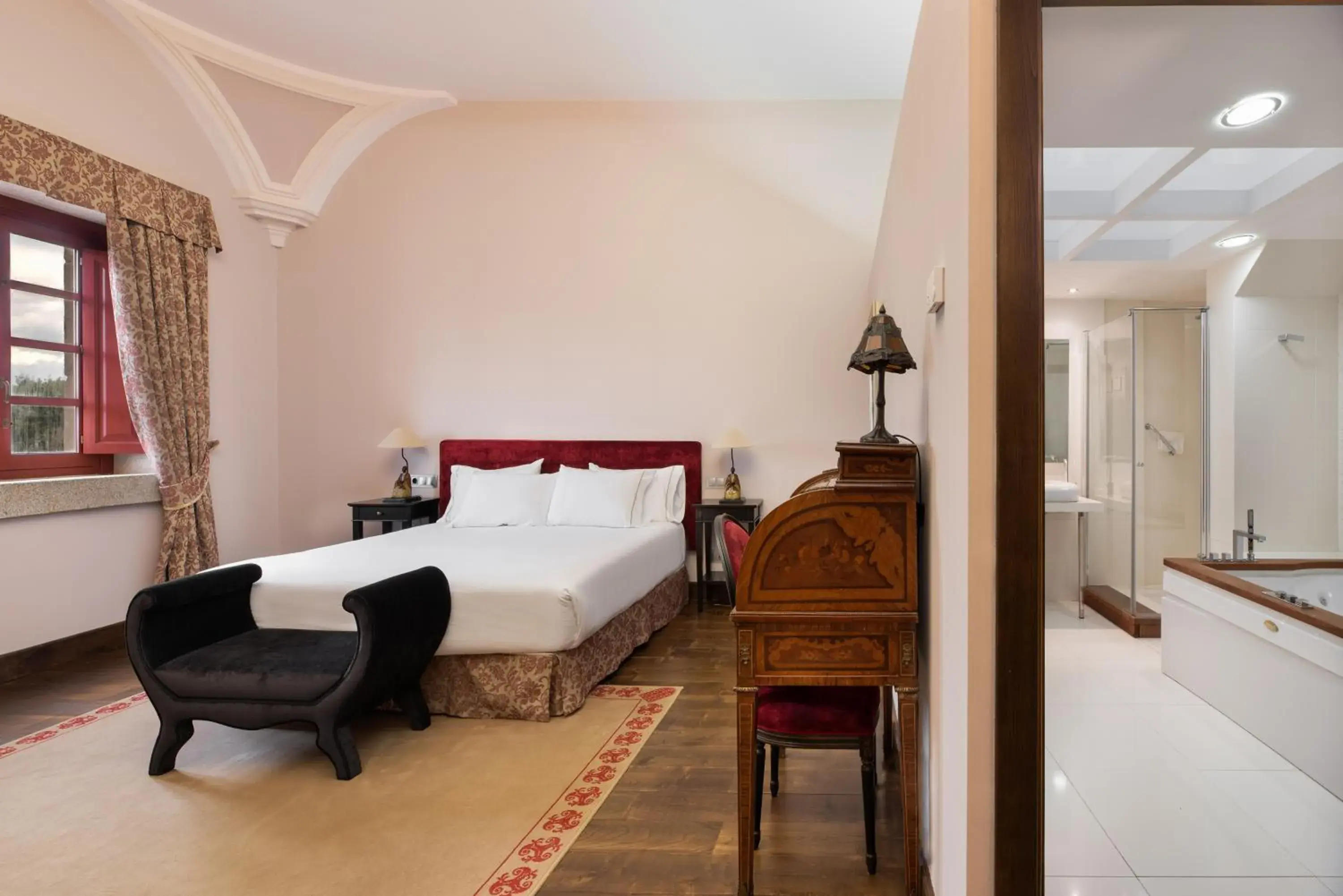 Photo of the whole room, Bed in Eurostars Pazo de Sober