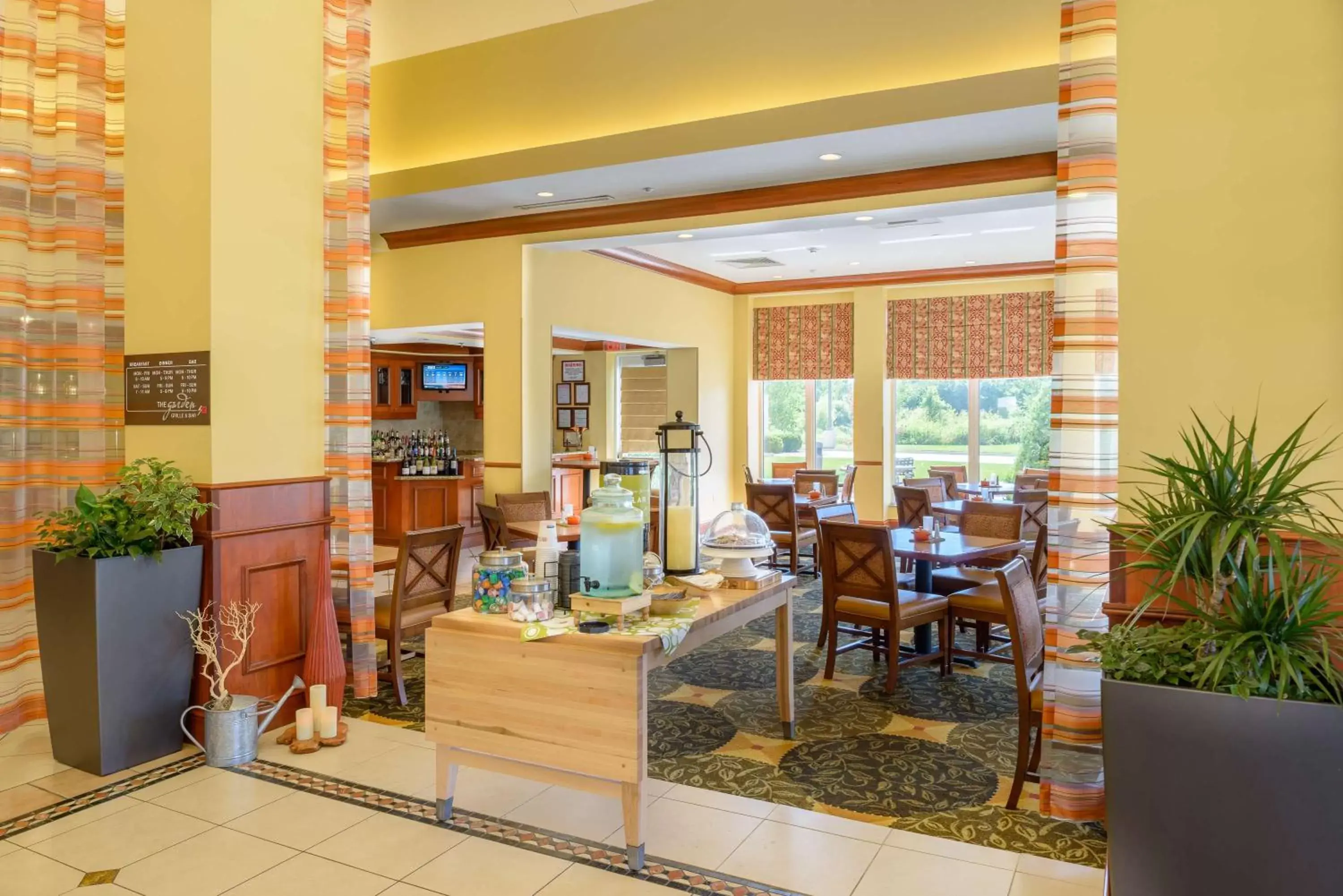 Dining area, Lobby/Reception in Hilton Garden Inn Joplin
