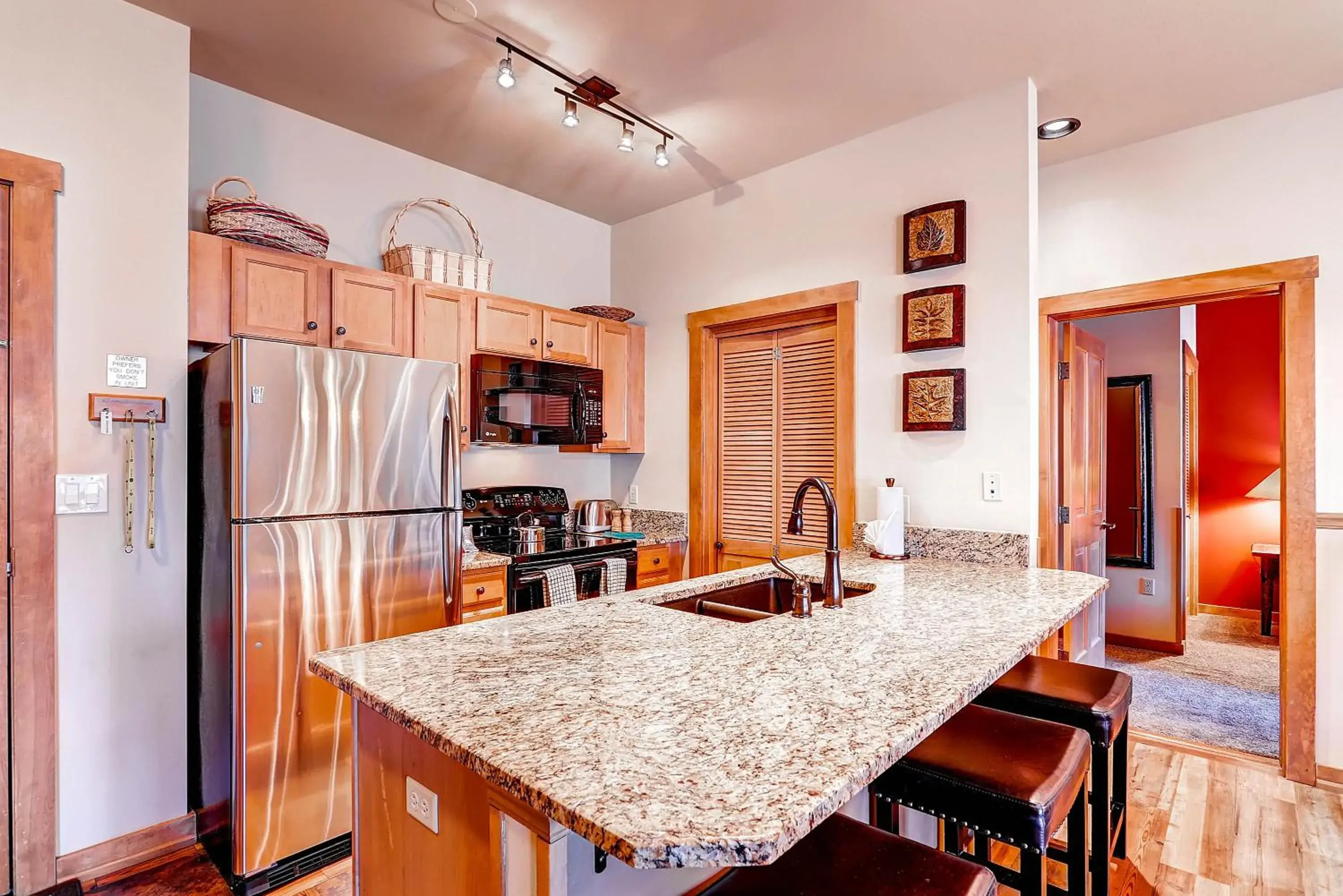 Living room, Kitchen/Kitchenette in River Run Village by Keystone Resort