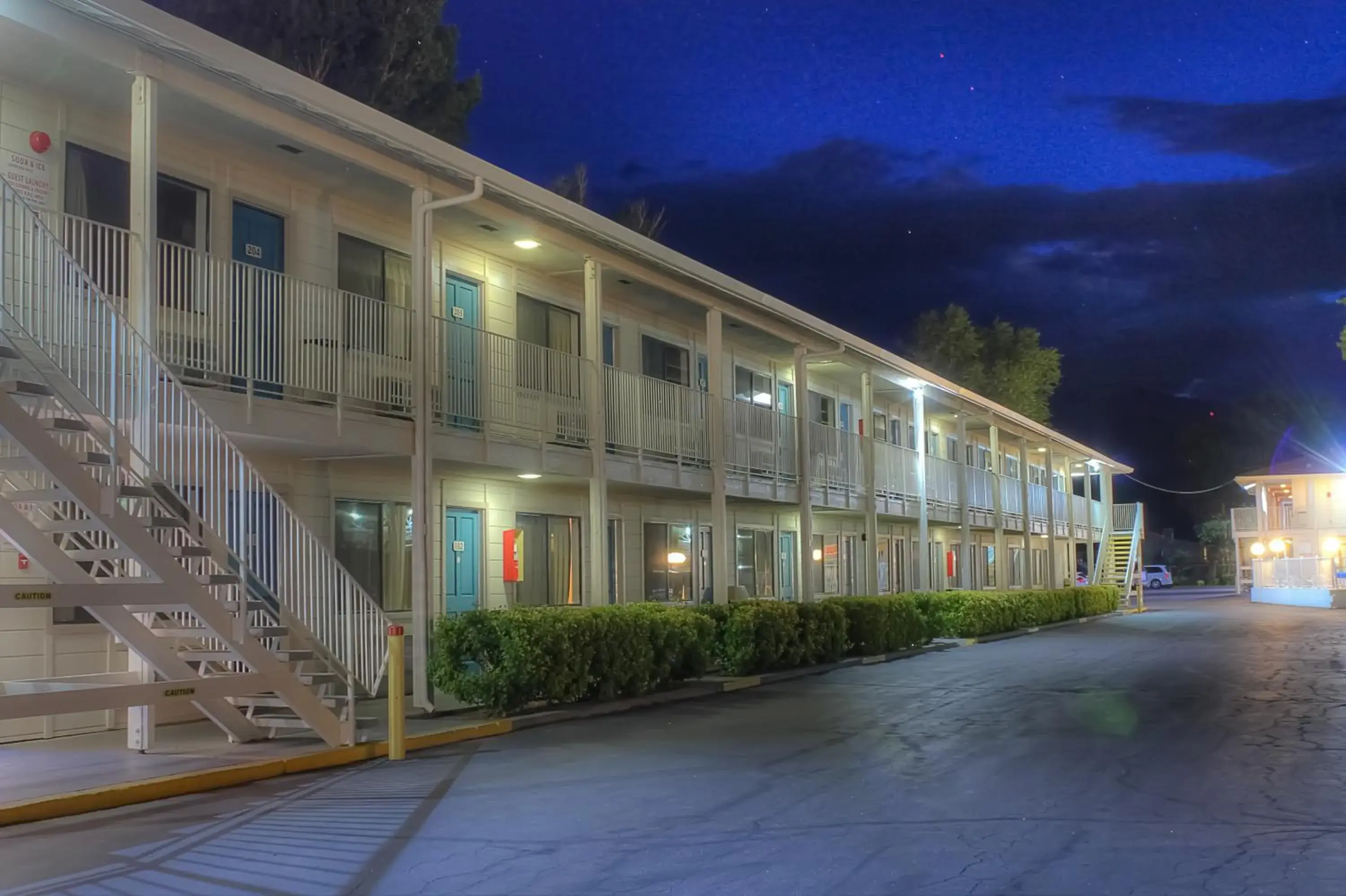 Facade/entrance, Property Building in Motel 6-Bishop, CA