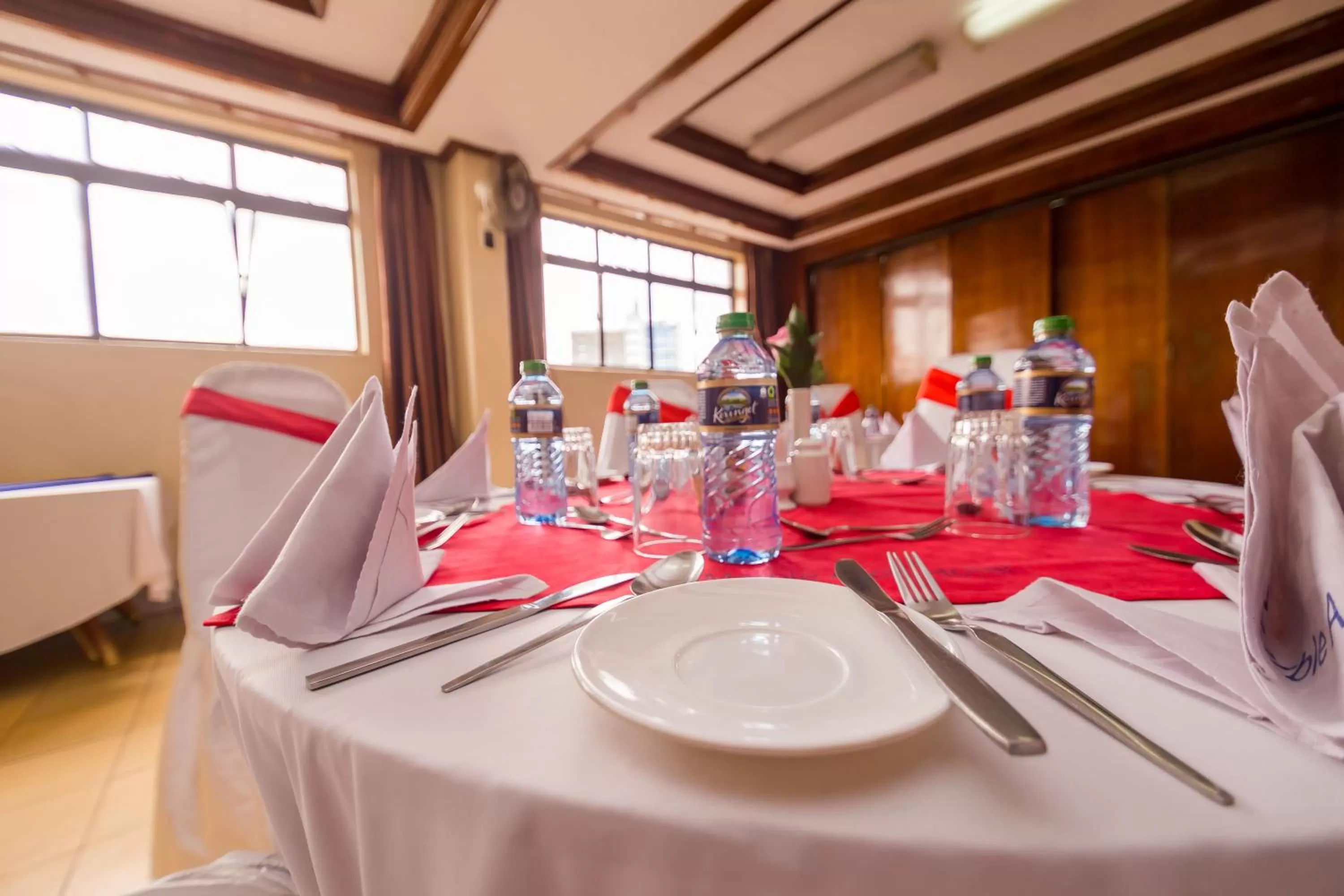 Restaurant/places to eat in Marble Arch Hotel