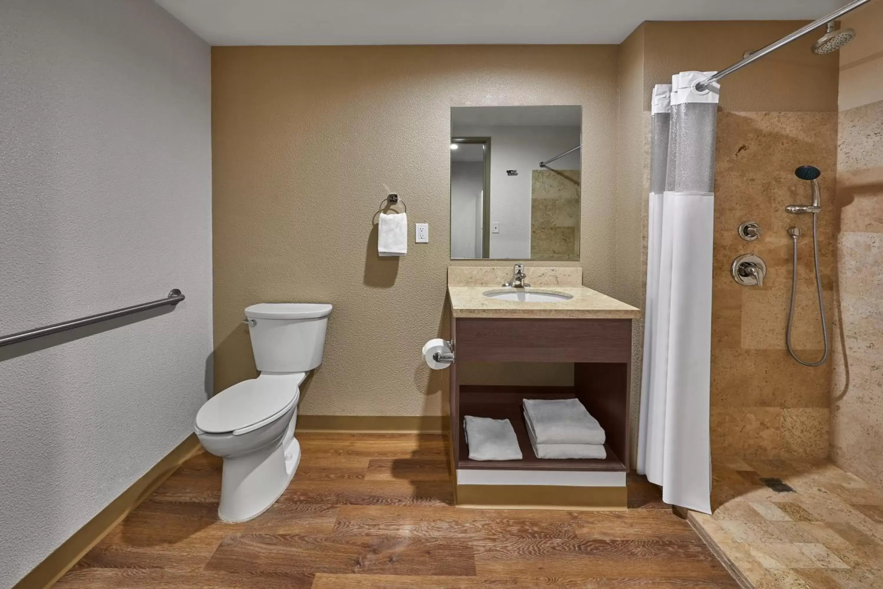 Shower, Bathroom in Extended Suites Chihuahua La Juventud