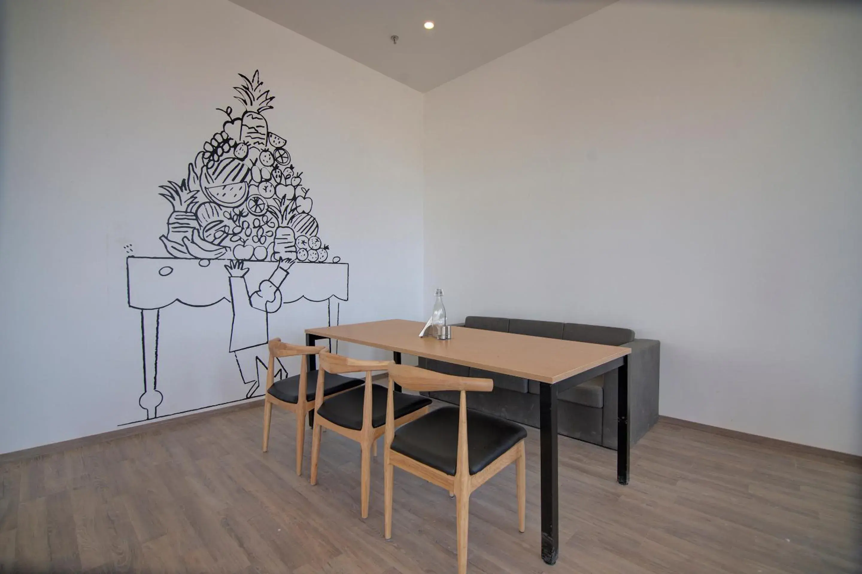 Restaurant/places to eat, Dining Area in Super OYO Townhouse 271 De Alphabet