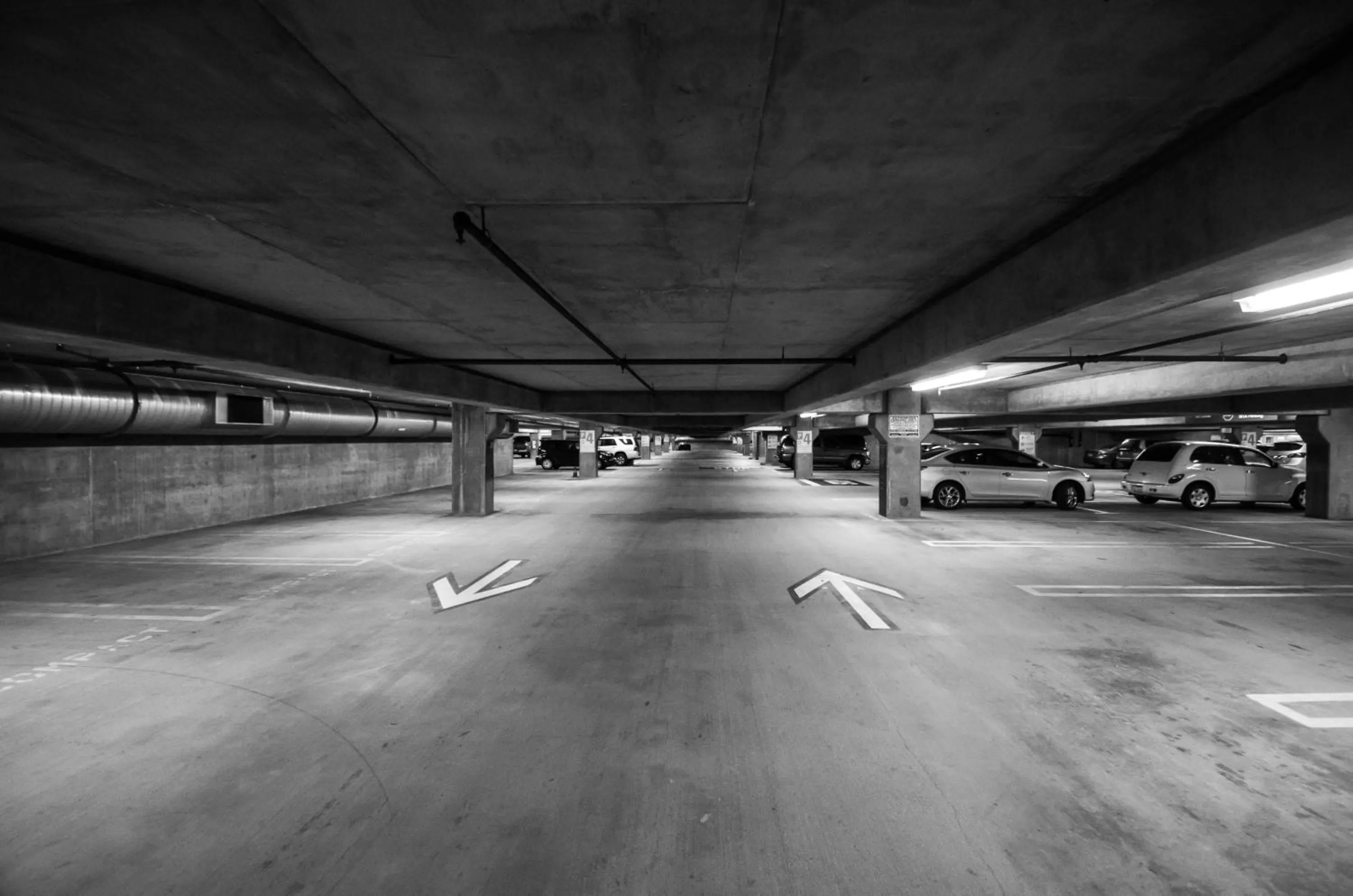 Parking in Hôtel Saint-Laurent Montréal