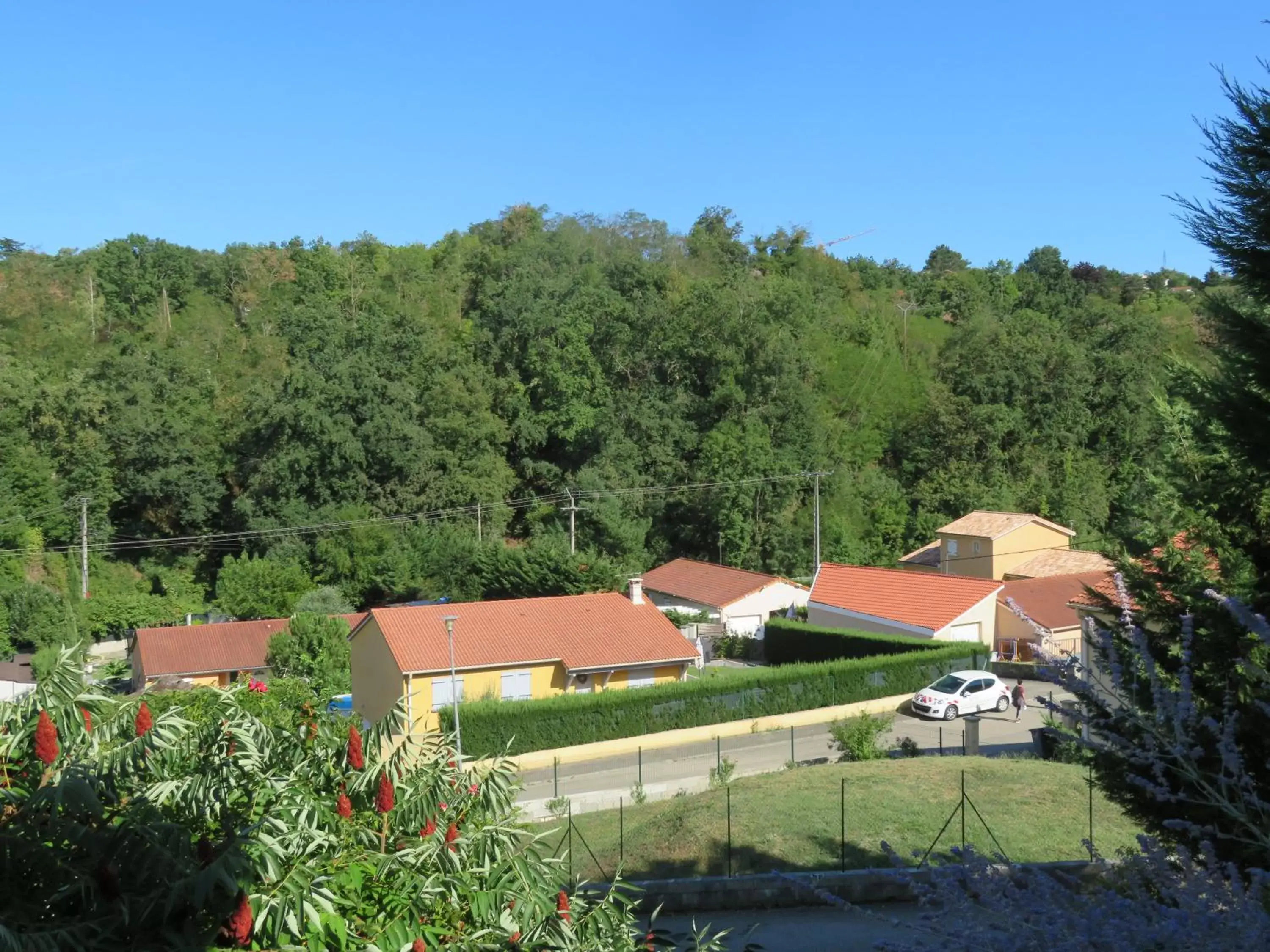 Property building, Pool View in Chambre privé entre Lyon et St Etienne