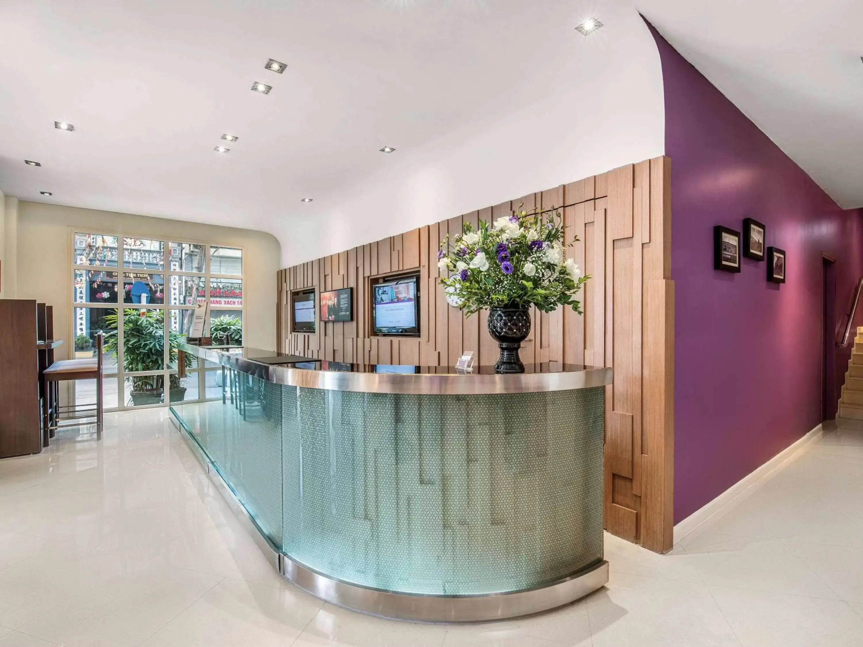 Property building in Mercure Hanoi La Gare Hotel Property building in Mercure Hanoi La Gare Hotel