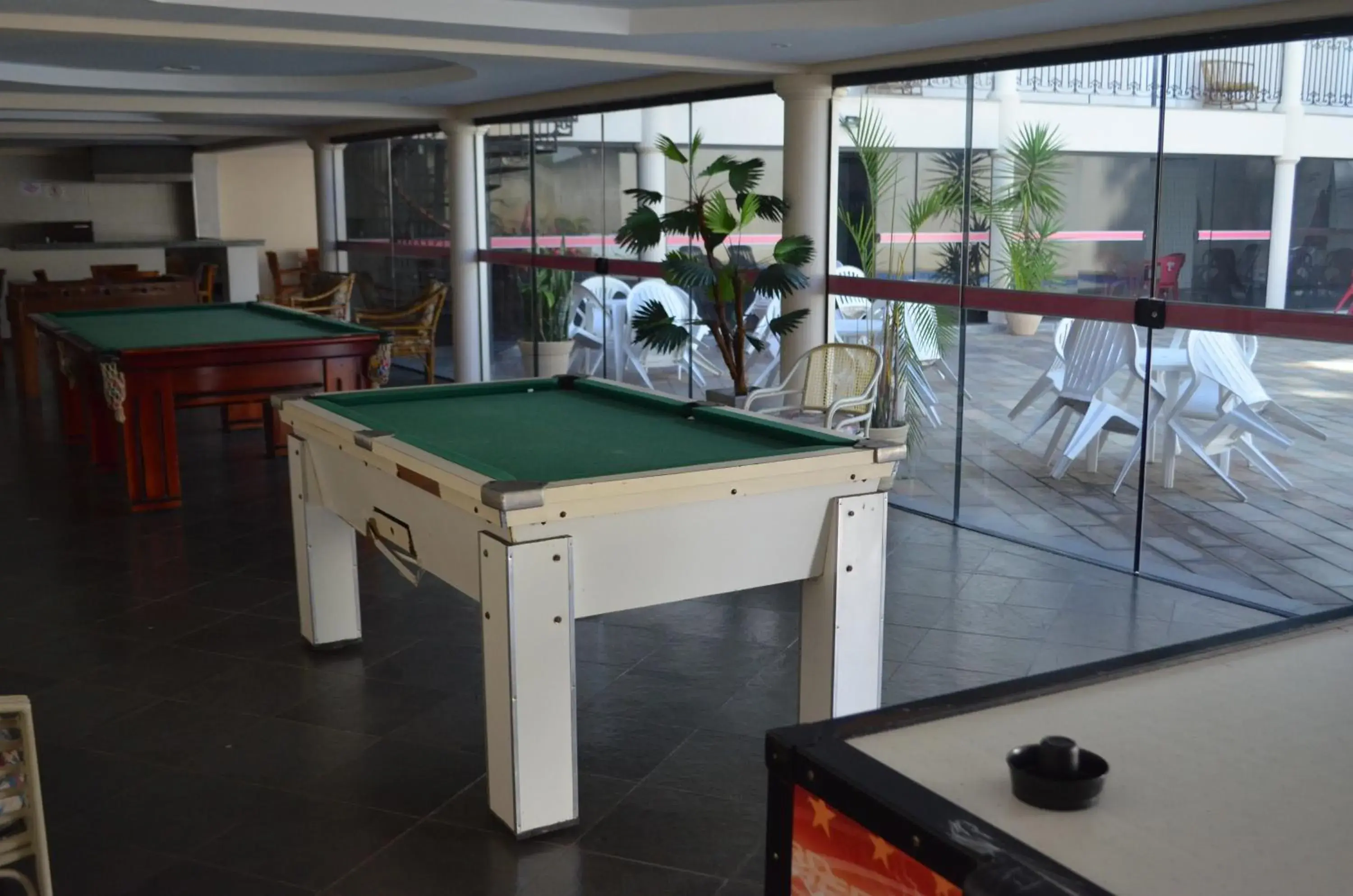Day, Billiards in Hotel São Luiz