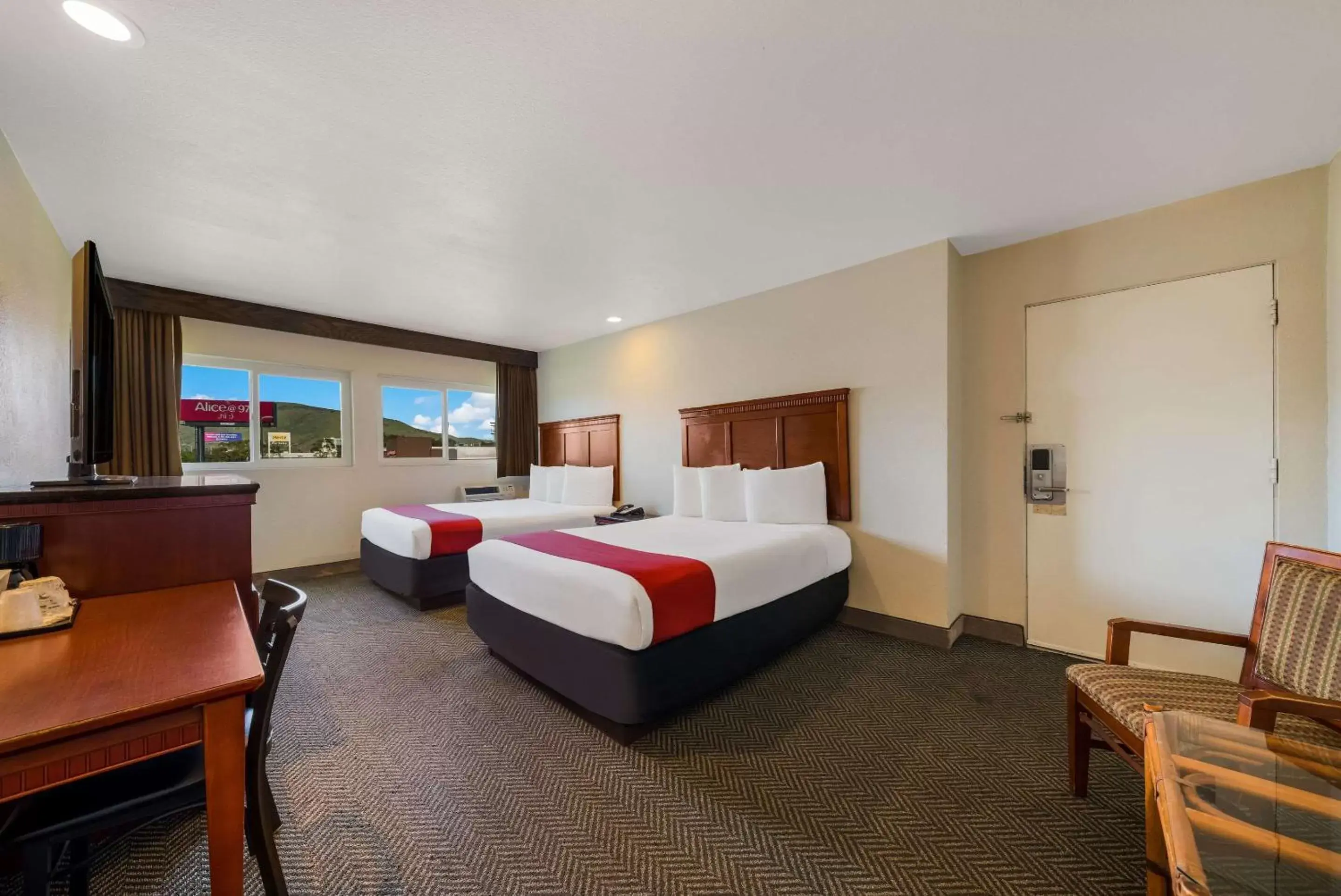 Bedroom, Bed in Rodeway Inn