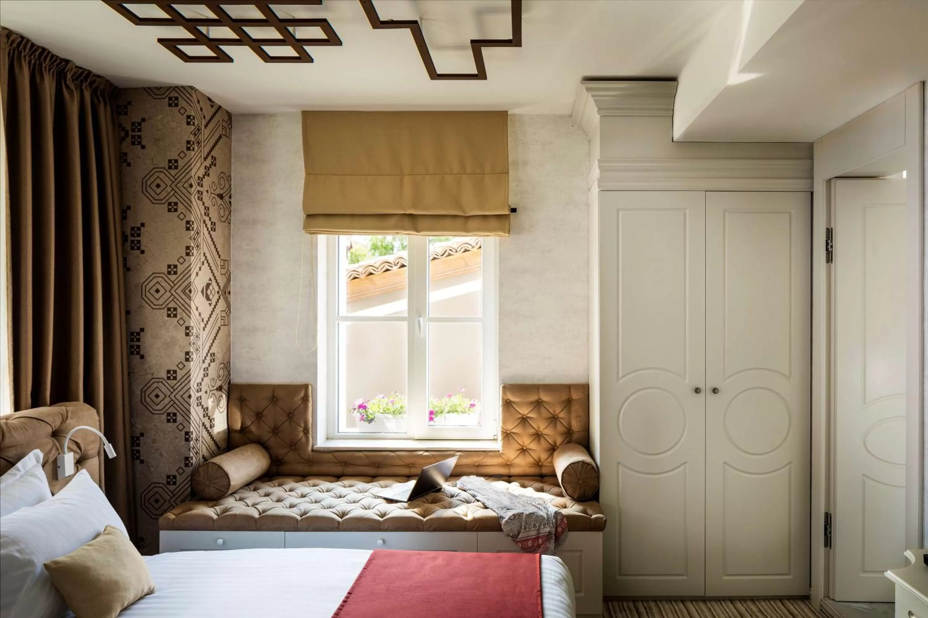 Photo of the whole room, Bed in Gallery 37 Powered by ASTON