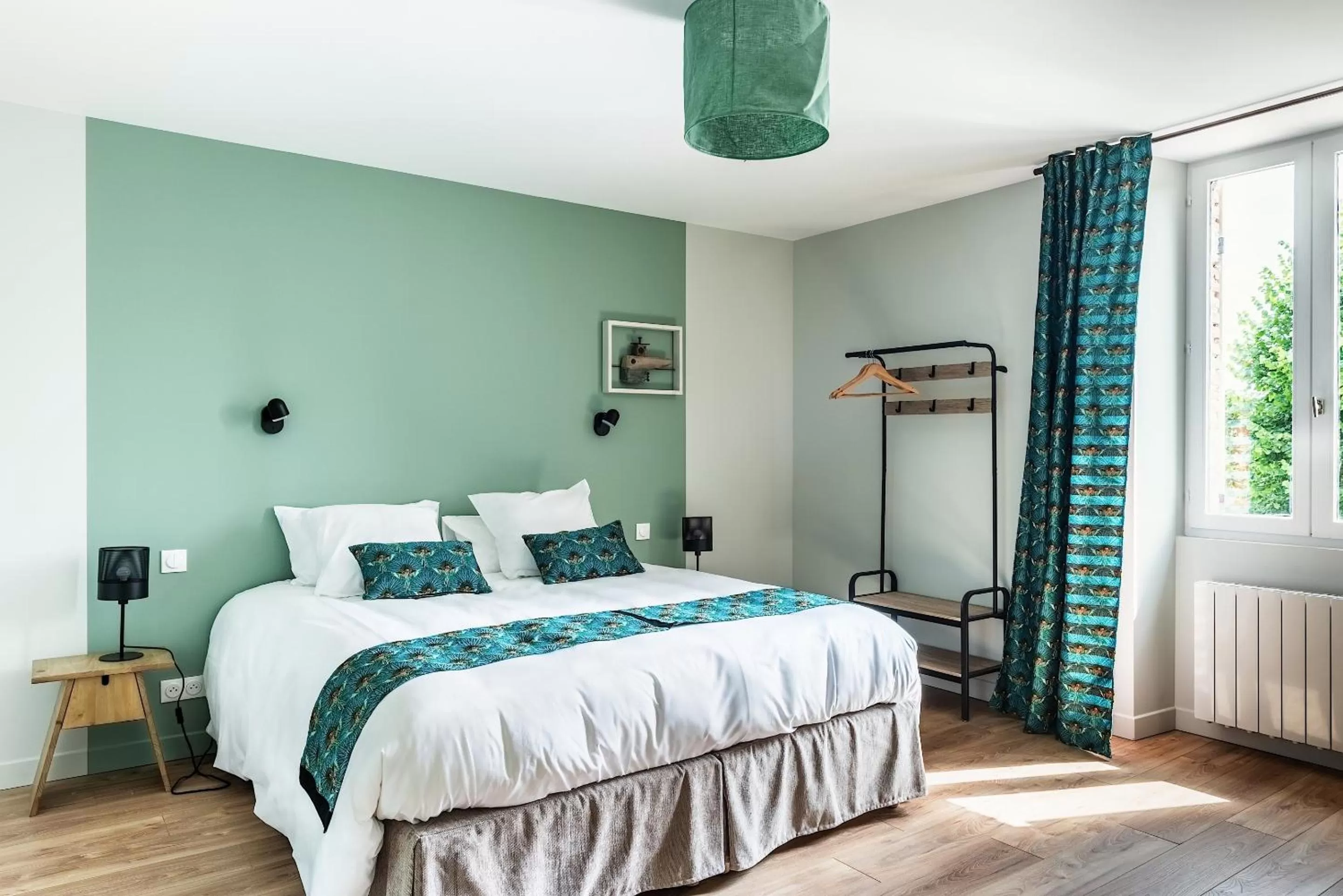 Bedroom, Bed in Une escale en Berry