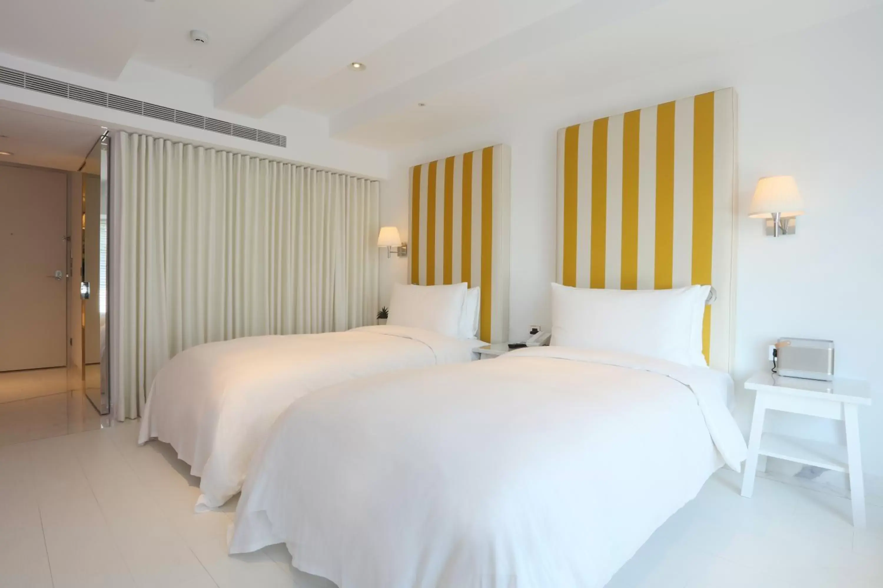 Photo of the whole room, Bed in S Hotel | Designed by Philippe Starck