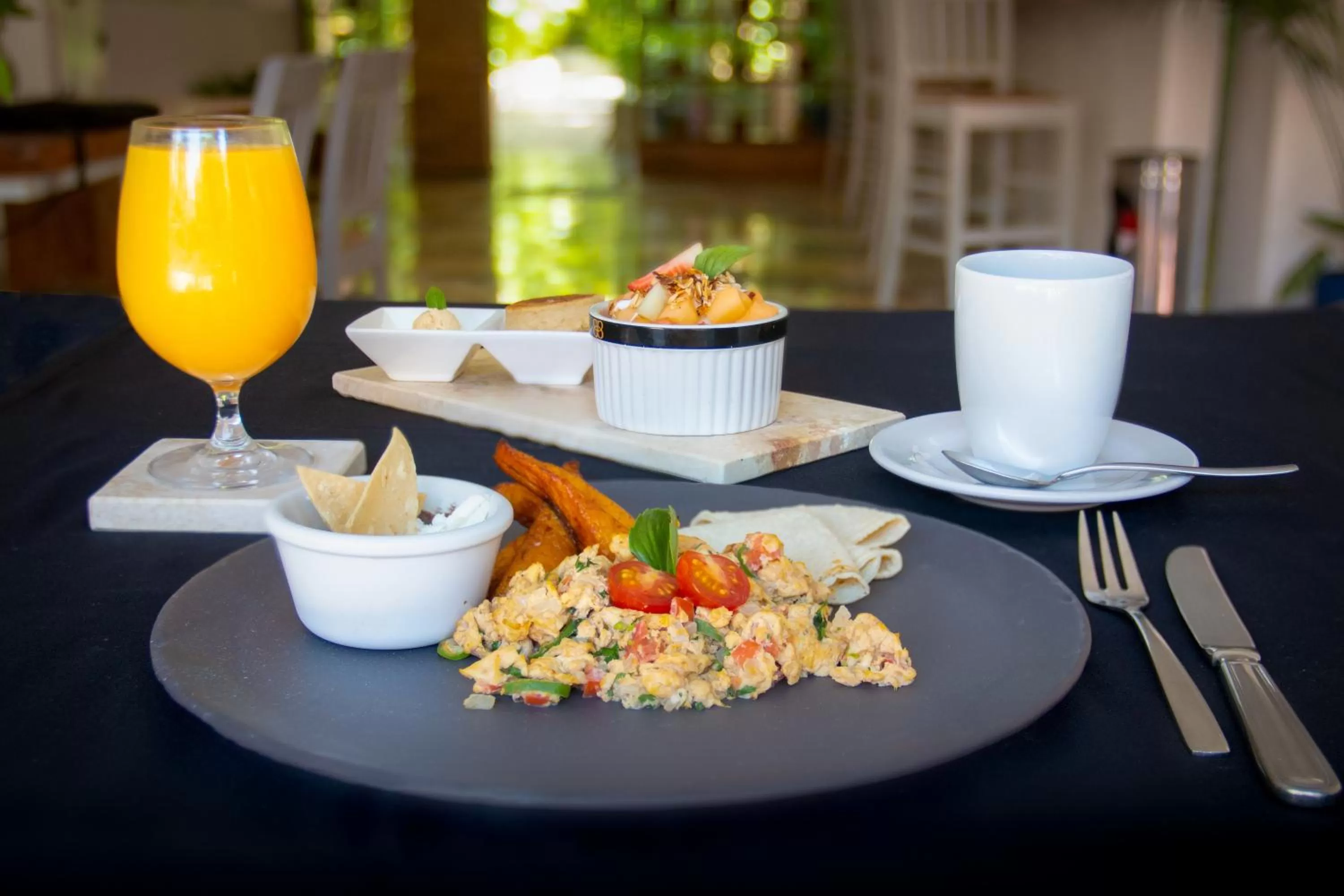 Restaurant/places to eat in Hotel The Palm