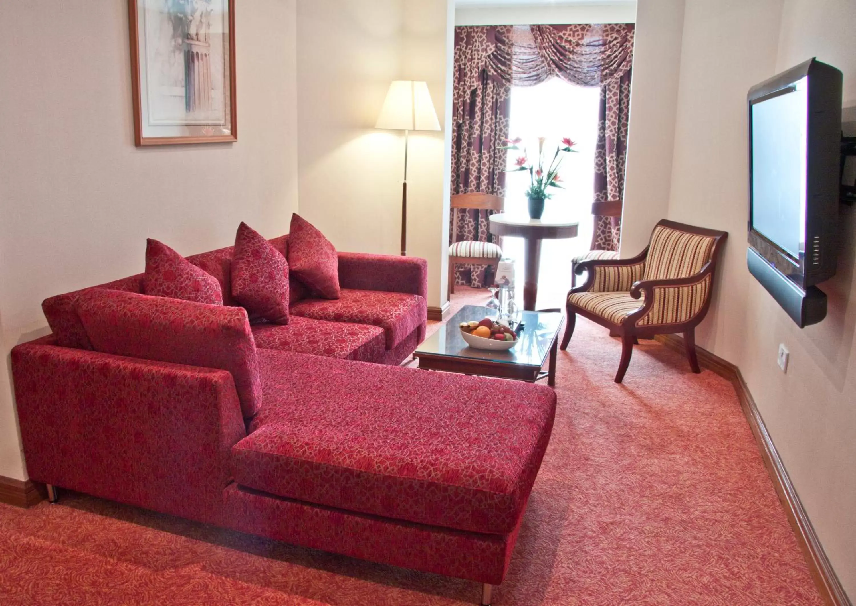 Living room, Seating Area in Regent Palace Hotel