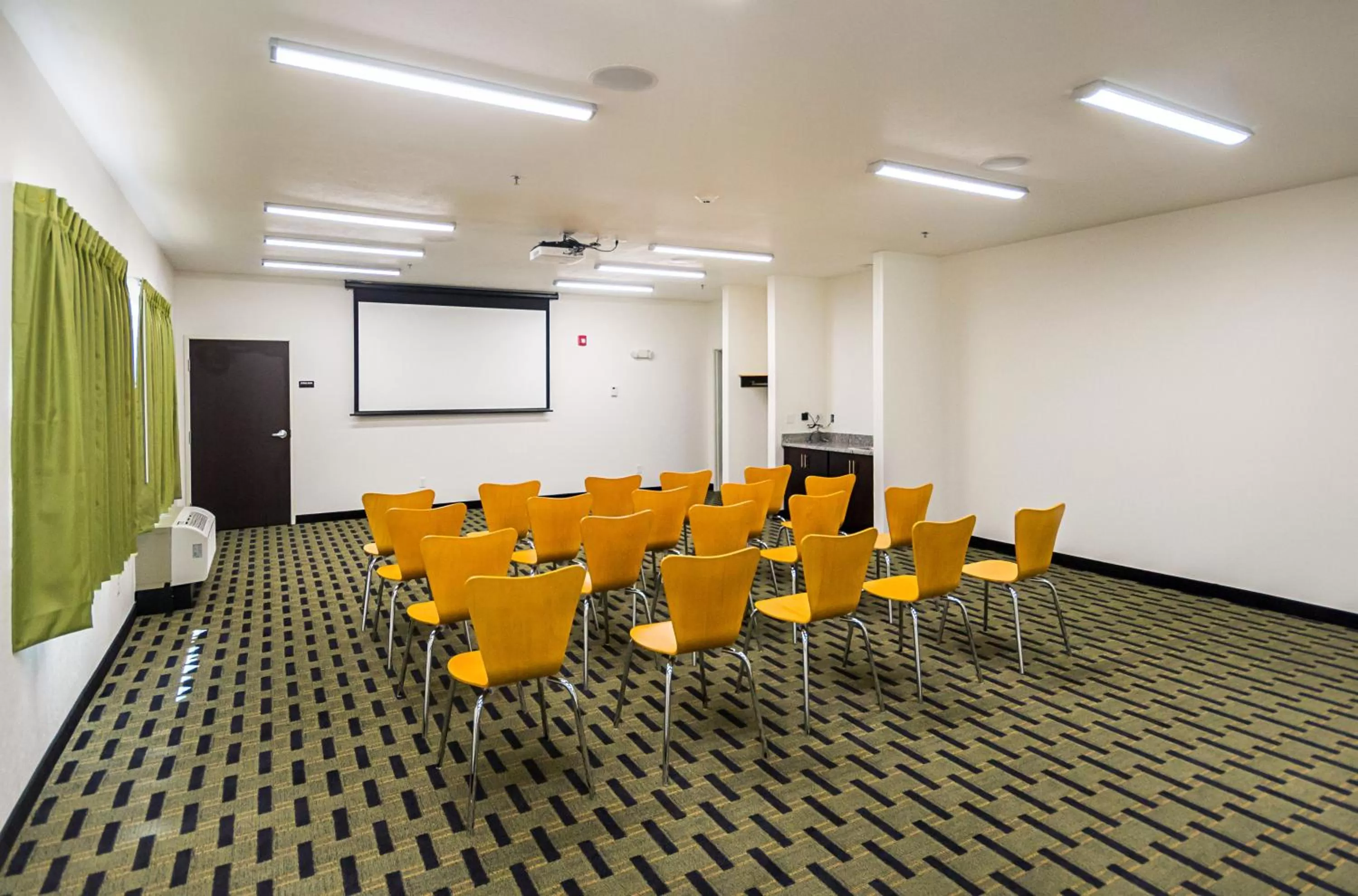 Meeting/conference room in Motel 6-South Bend, IN - Mishawaka