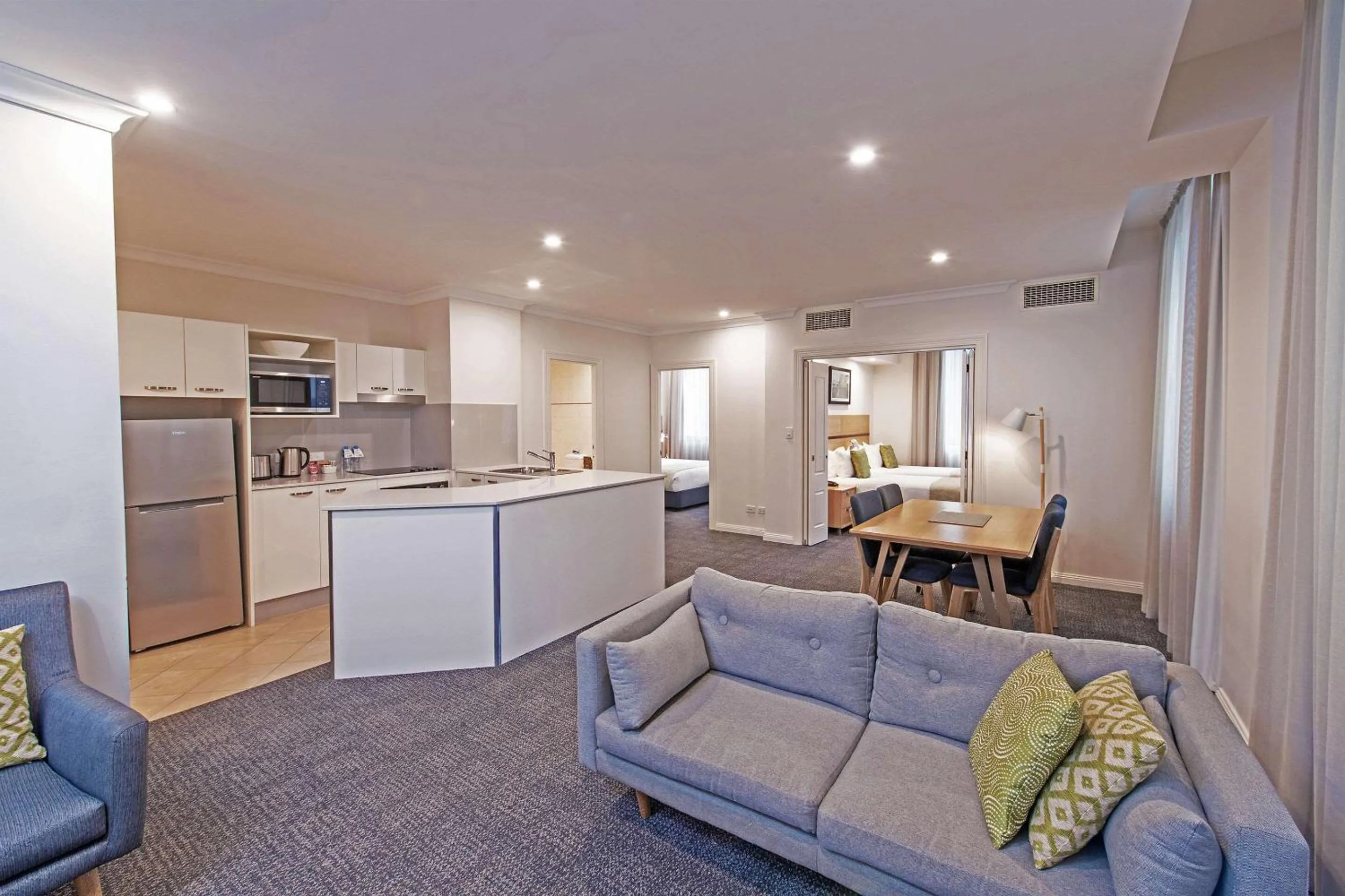 Photo of the whole room, Kitchen/Kitchenette in Quality Apartments Adelaide Central