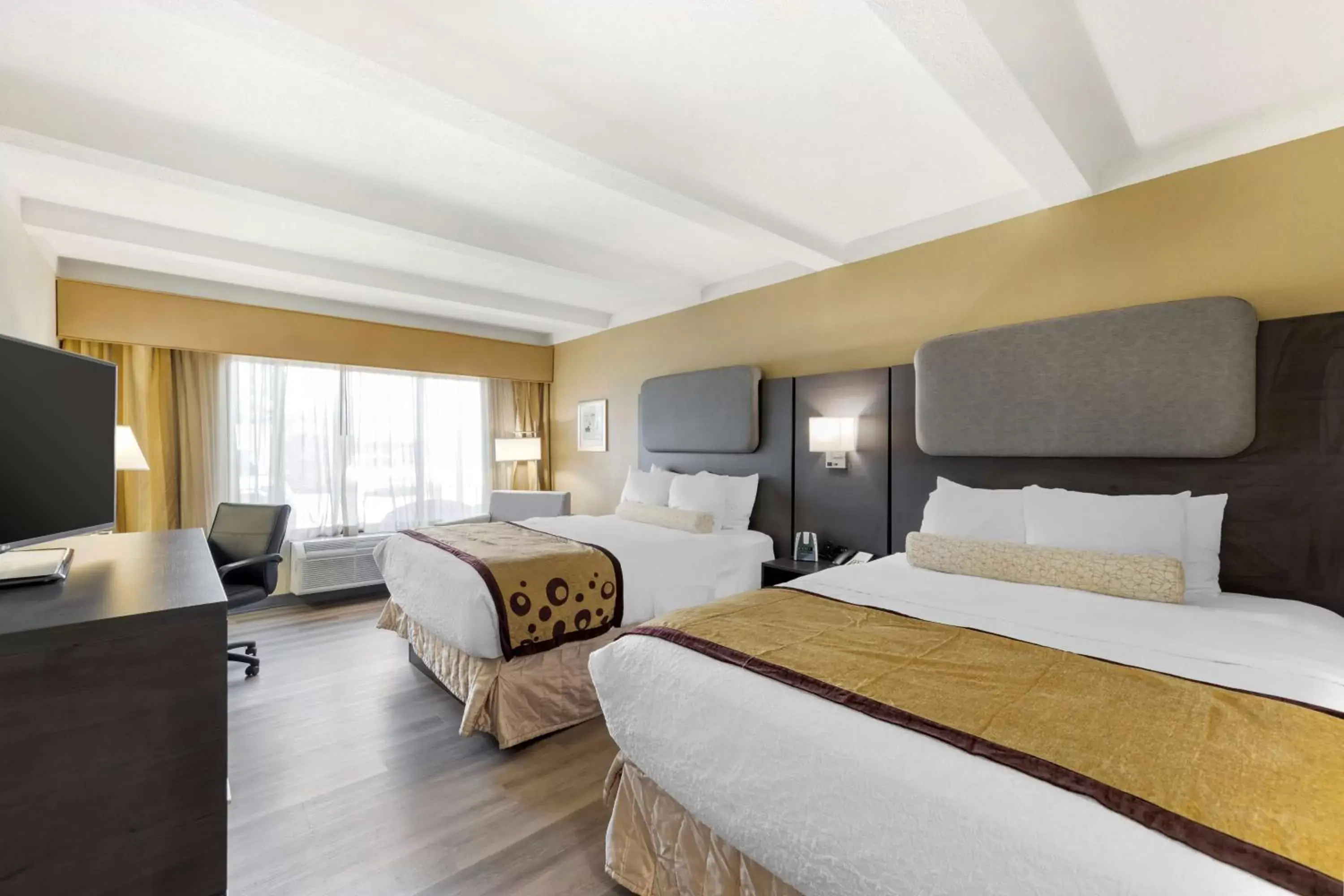 Bedroom, Bed in Best Western Plus Madison-Huntsville Hotel Bedroom, Bed in Best Western Plus Madison-Huntsville Hotel