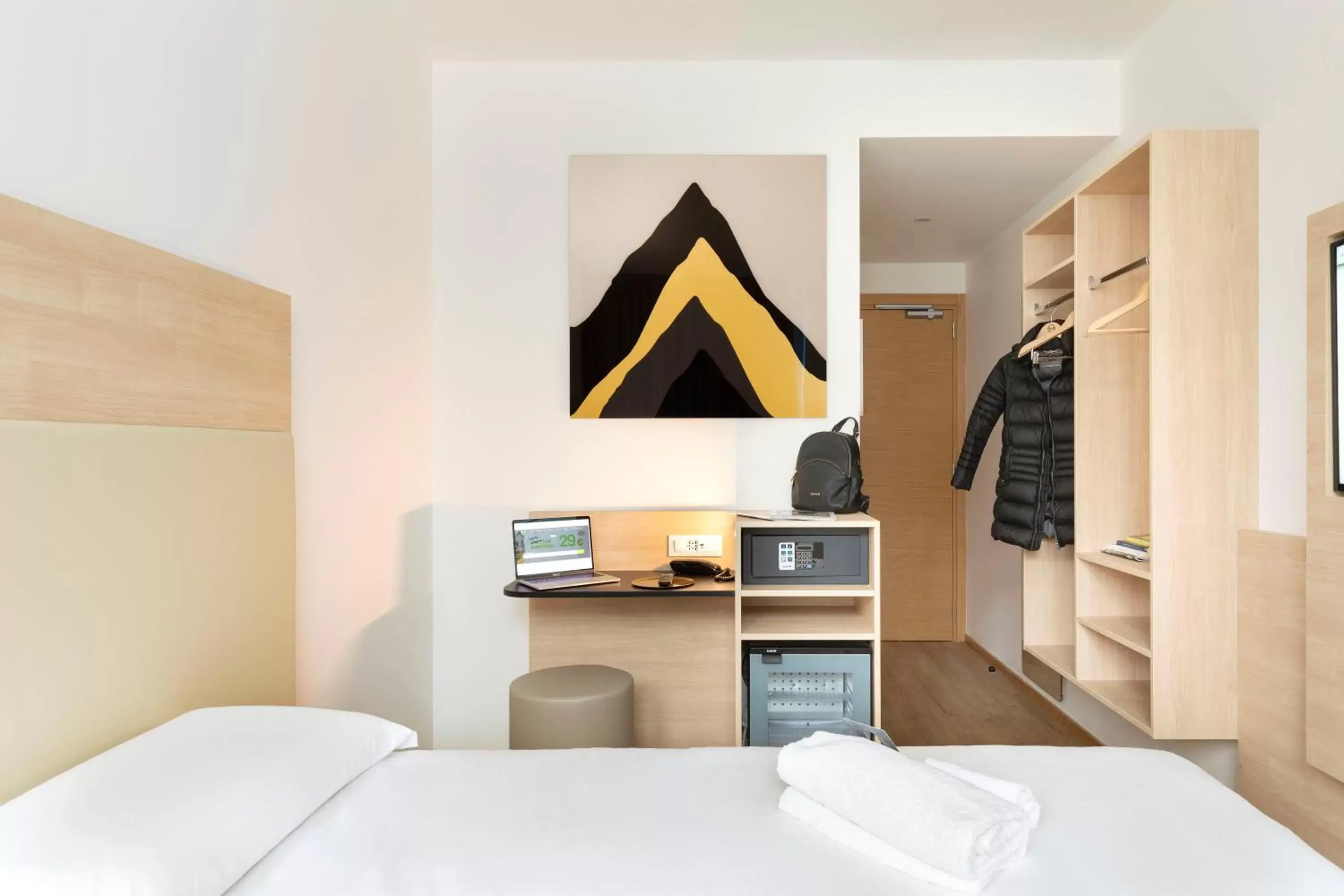 Bedroom, Bed in B&B Hotel Bolzano